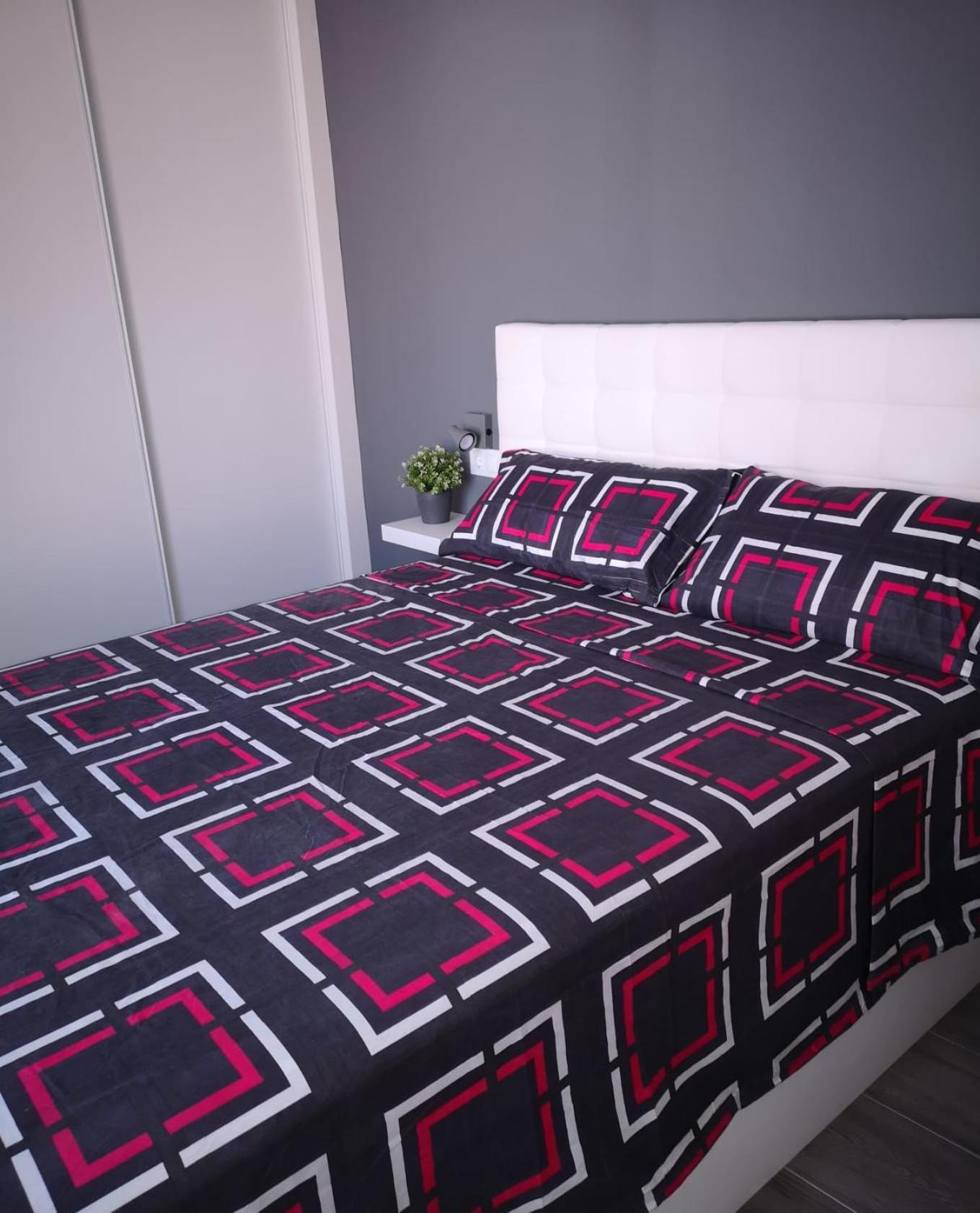 One-Bedroom Apartment - Photo 8
