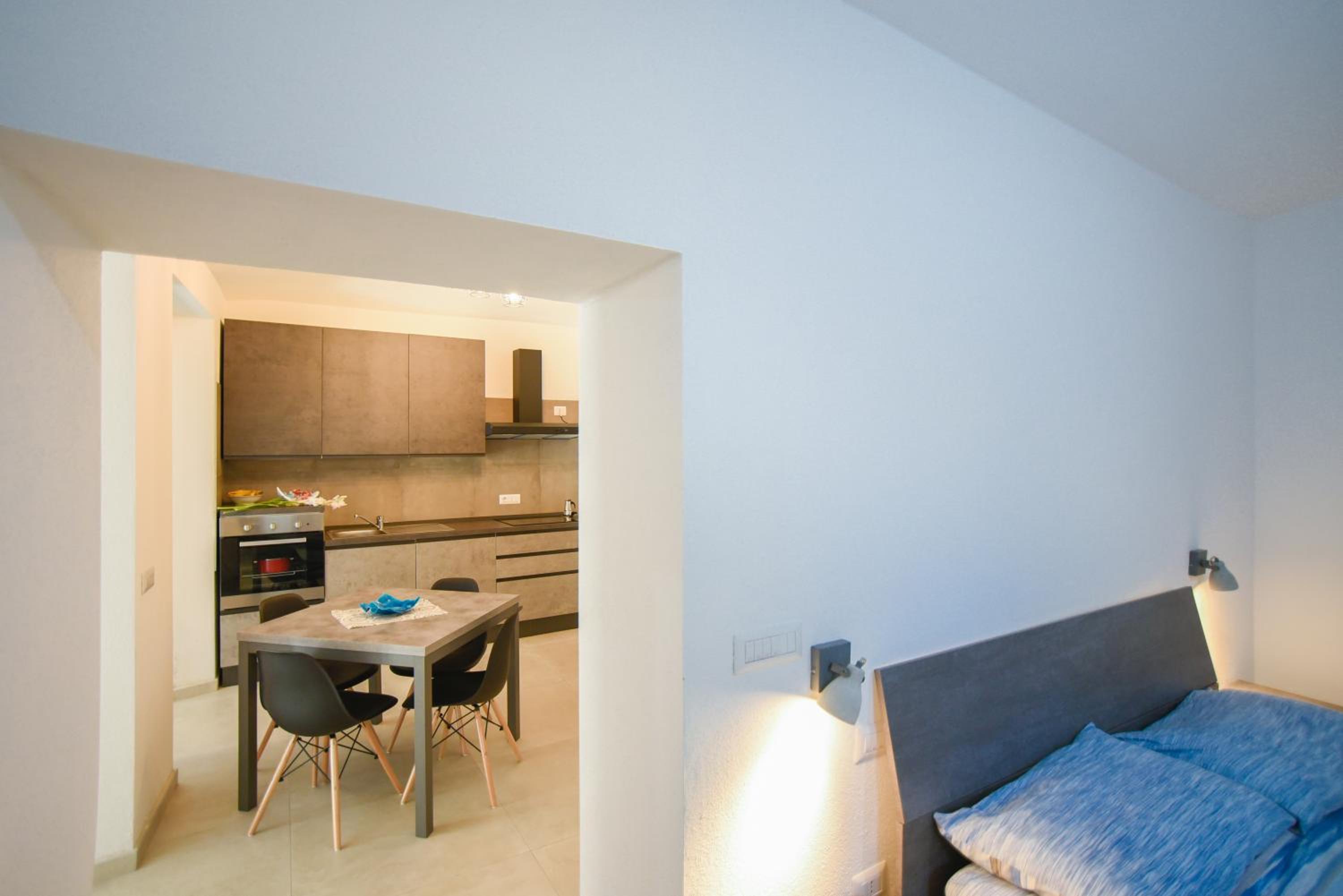 One-Bedroom Apartment photo 3