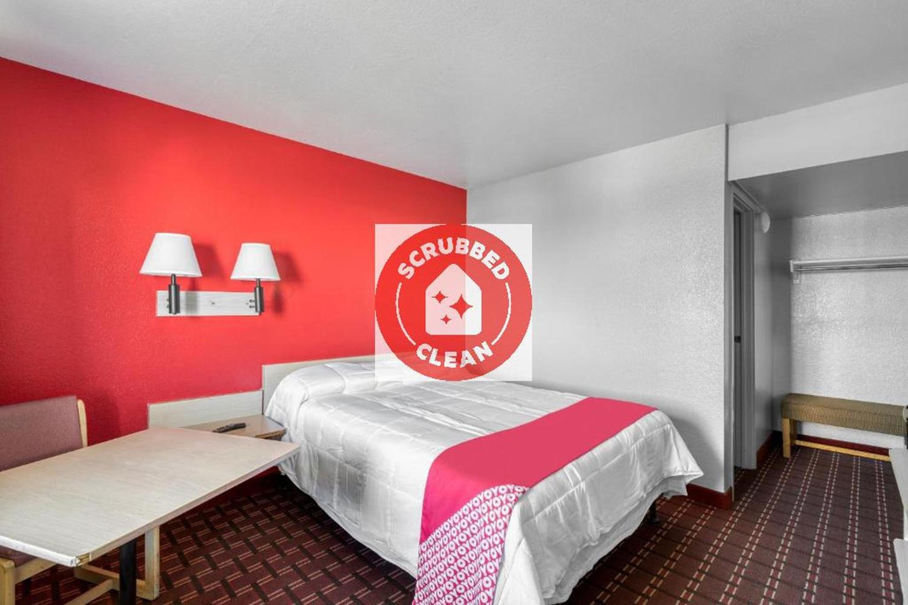 Double Room - Photo 8