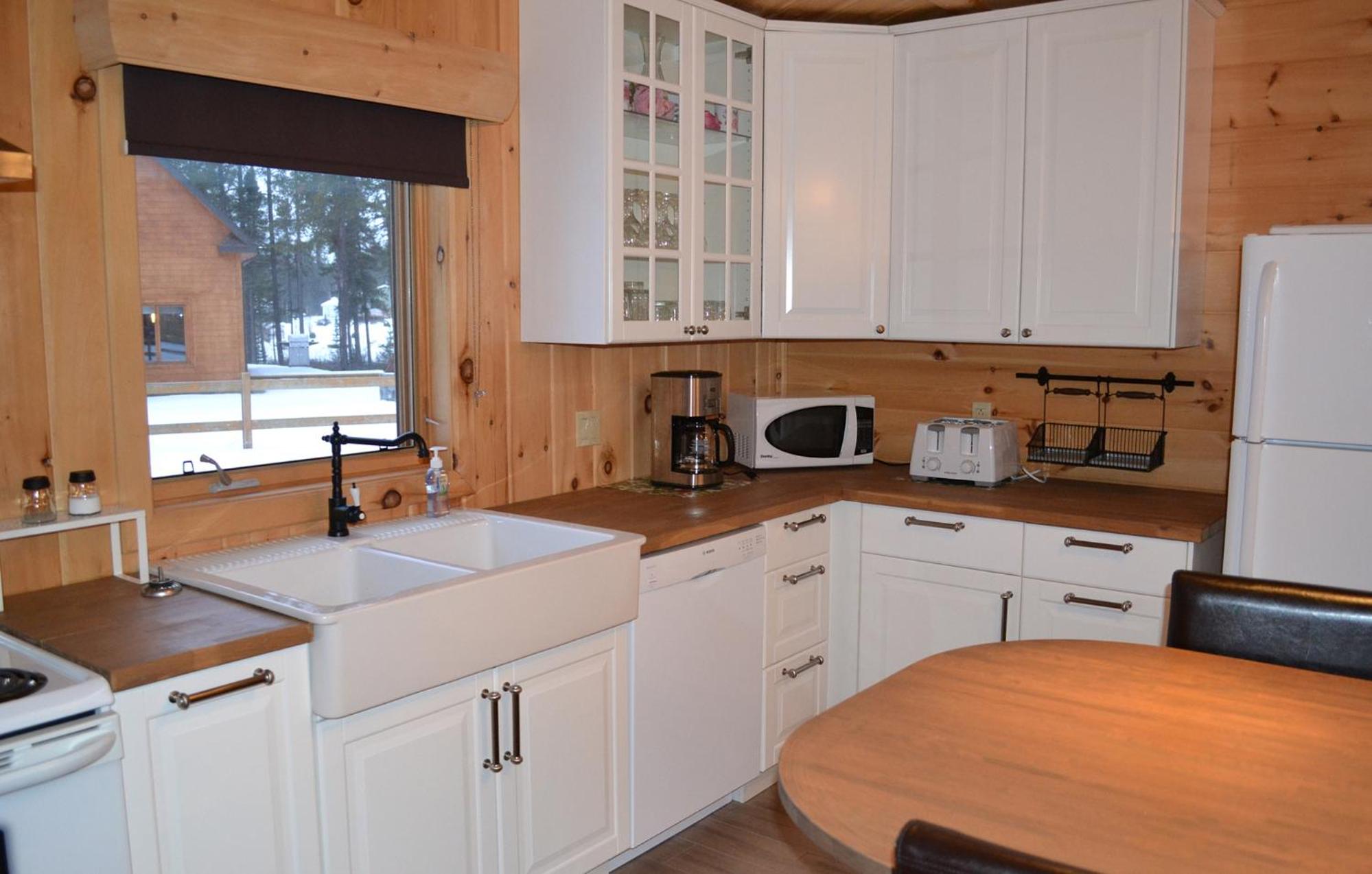 Superior Chalet - Photo 2