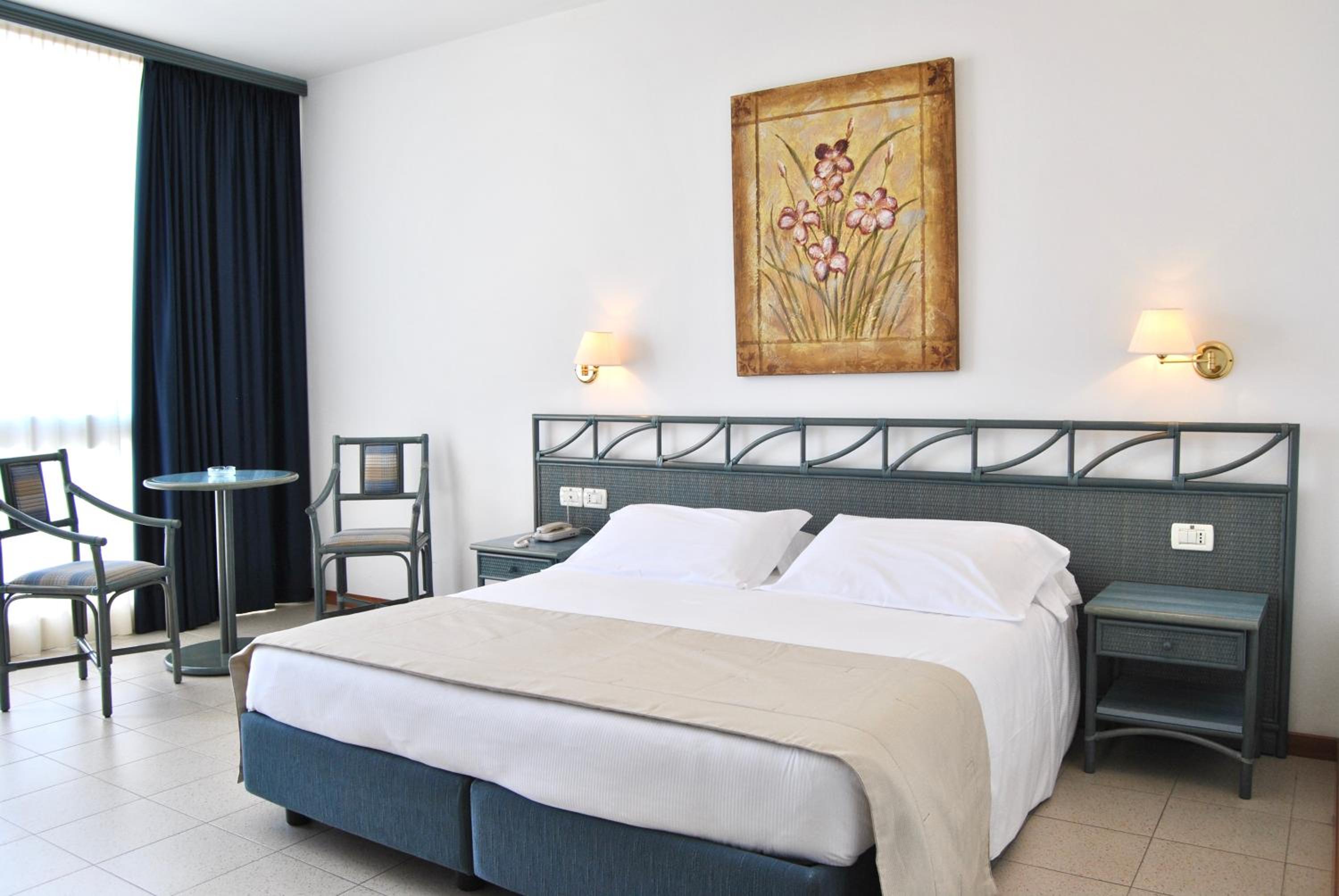 Double or Twin Room with Balcony photo 1