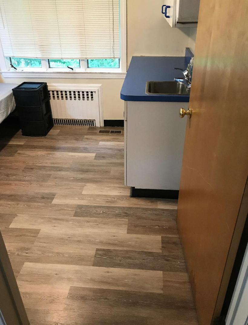 Single Room with Shared Bathroom photo 2