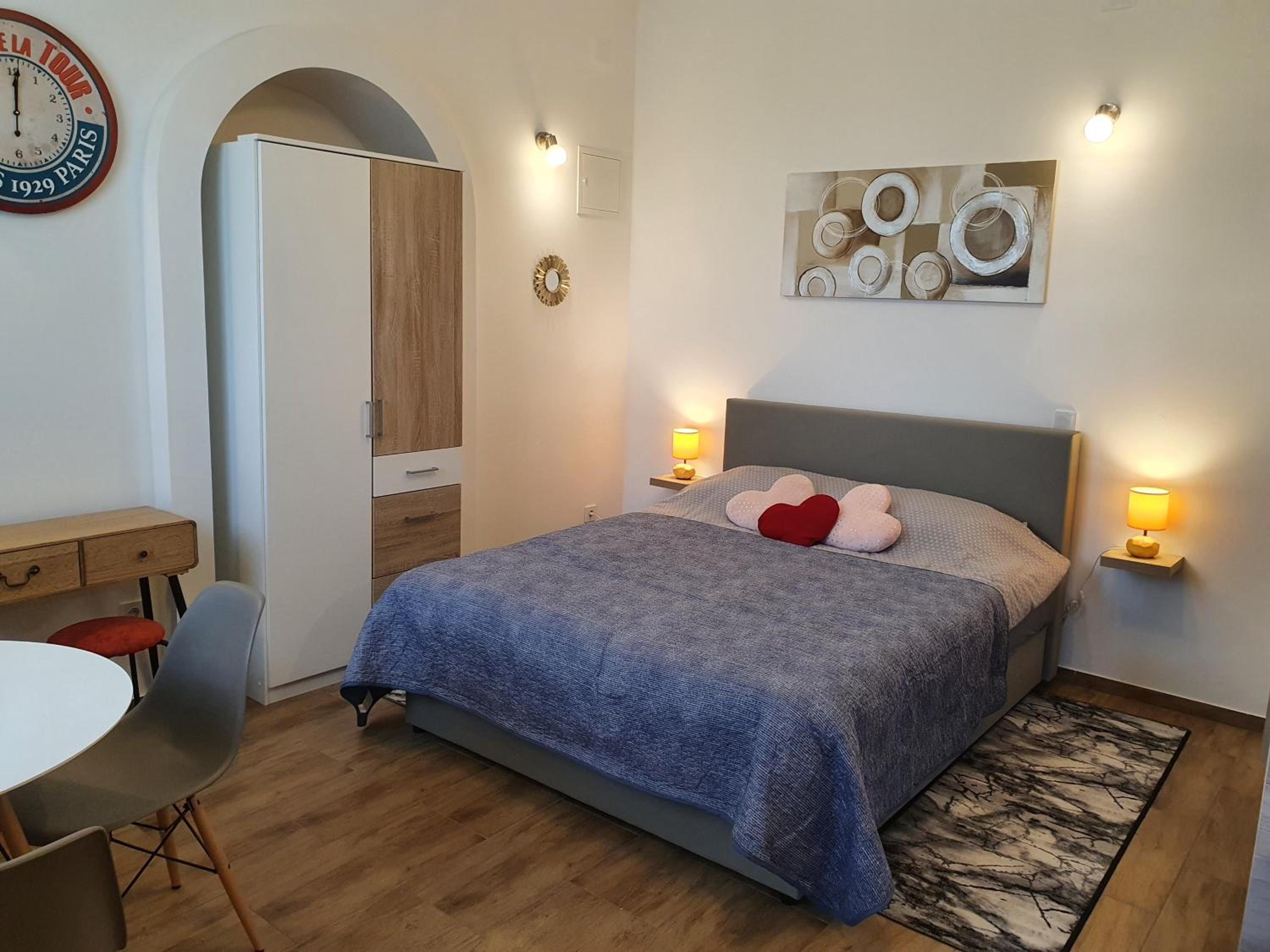 Studio Apartment photo 1