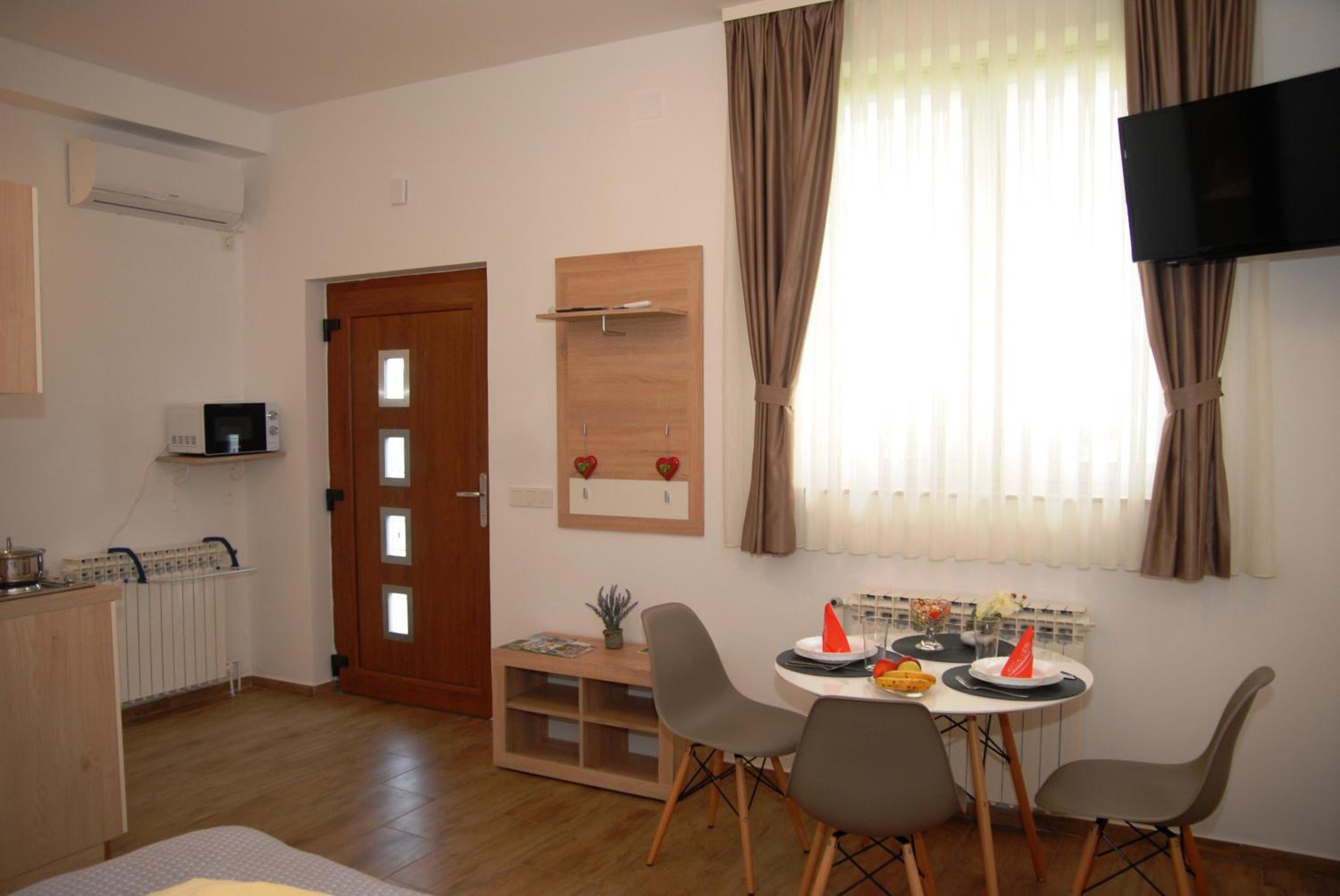 Studio Apartment photo 2
