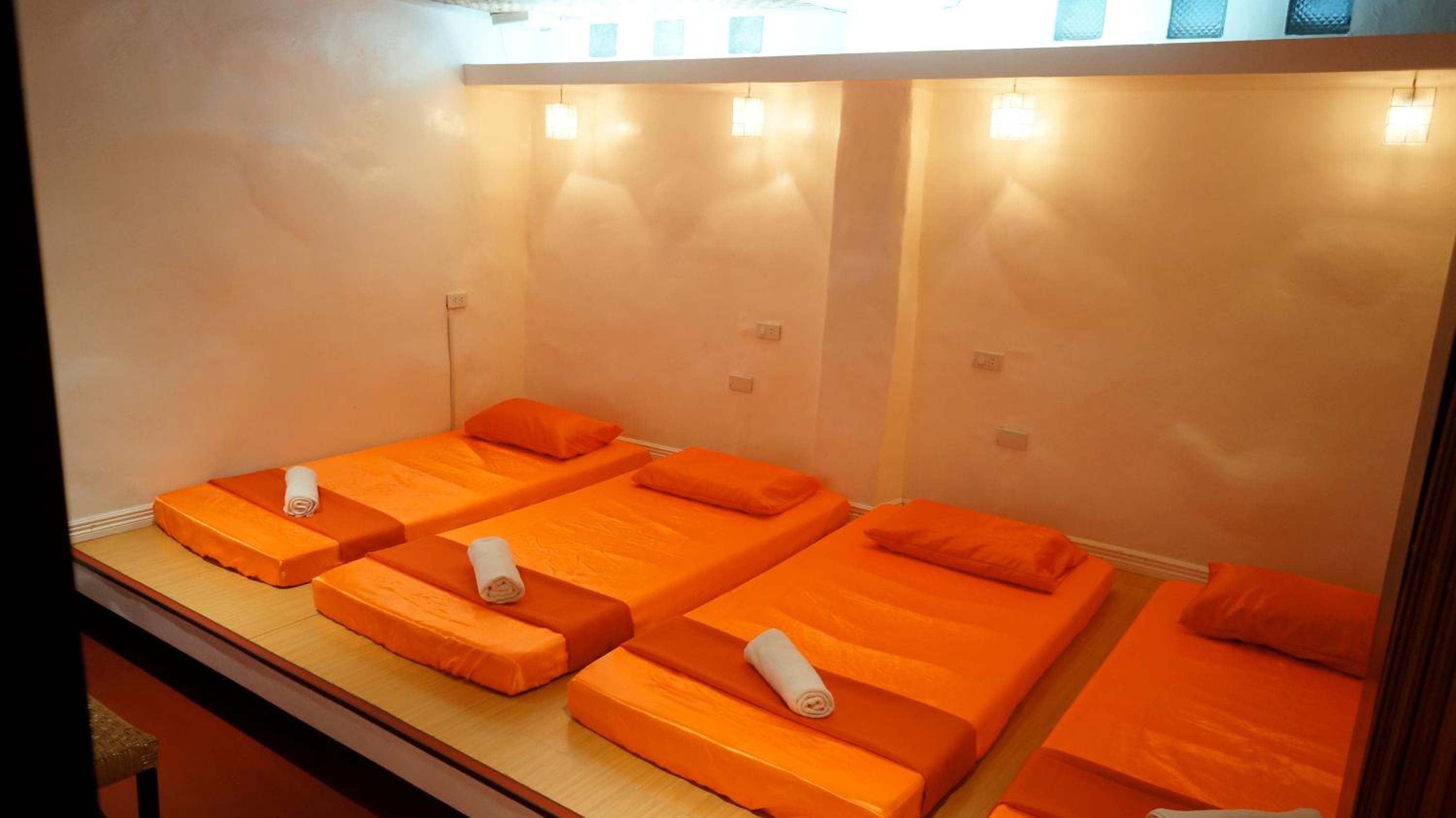 Quadruple Room with Shared Bathroom photo 1