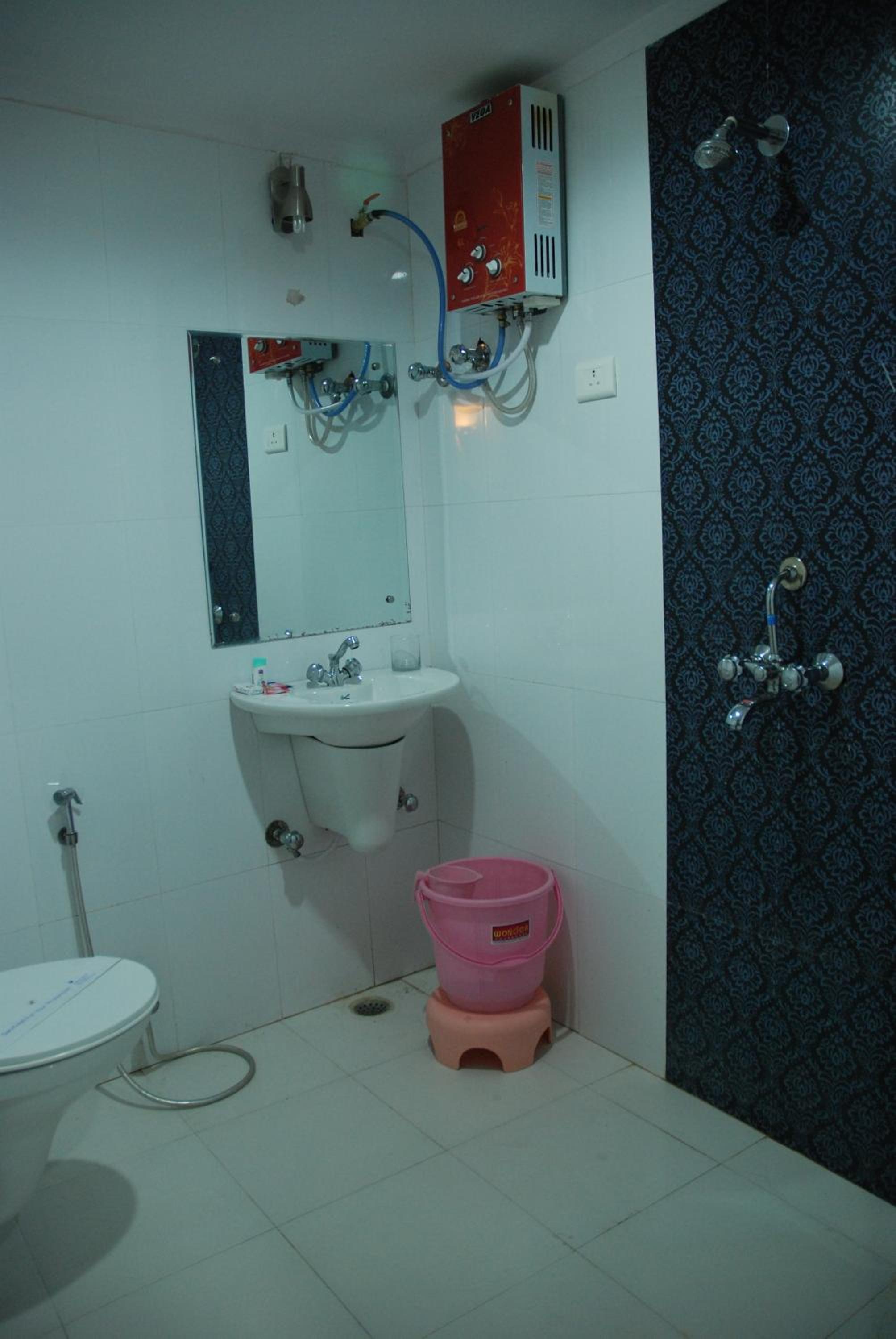 Suite - Photo 3