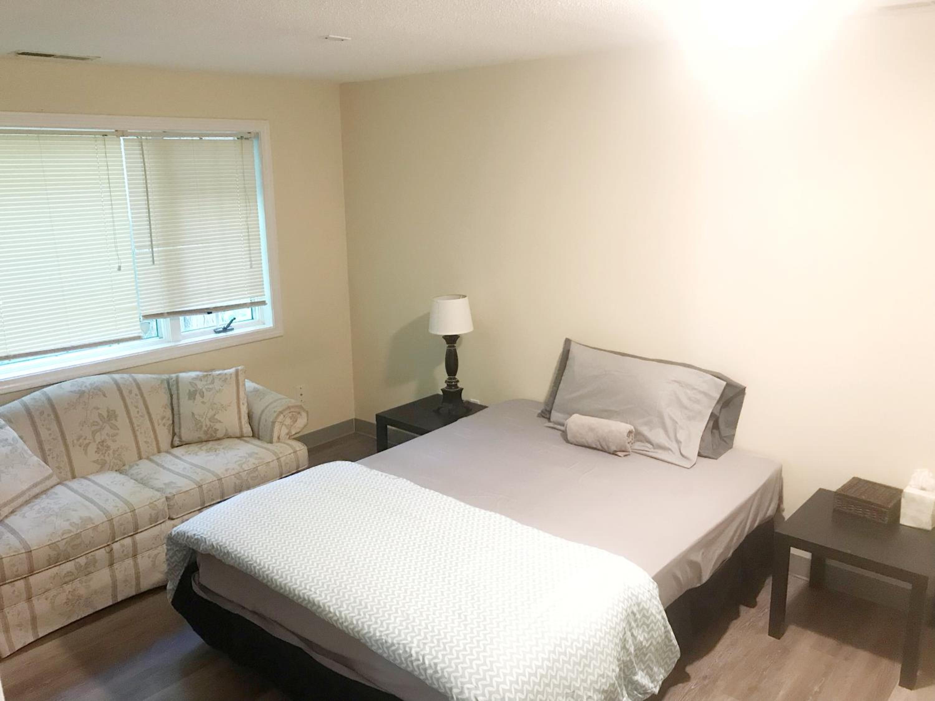 Double Room with Shared Bathroom photo 1