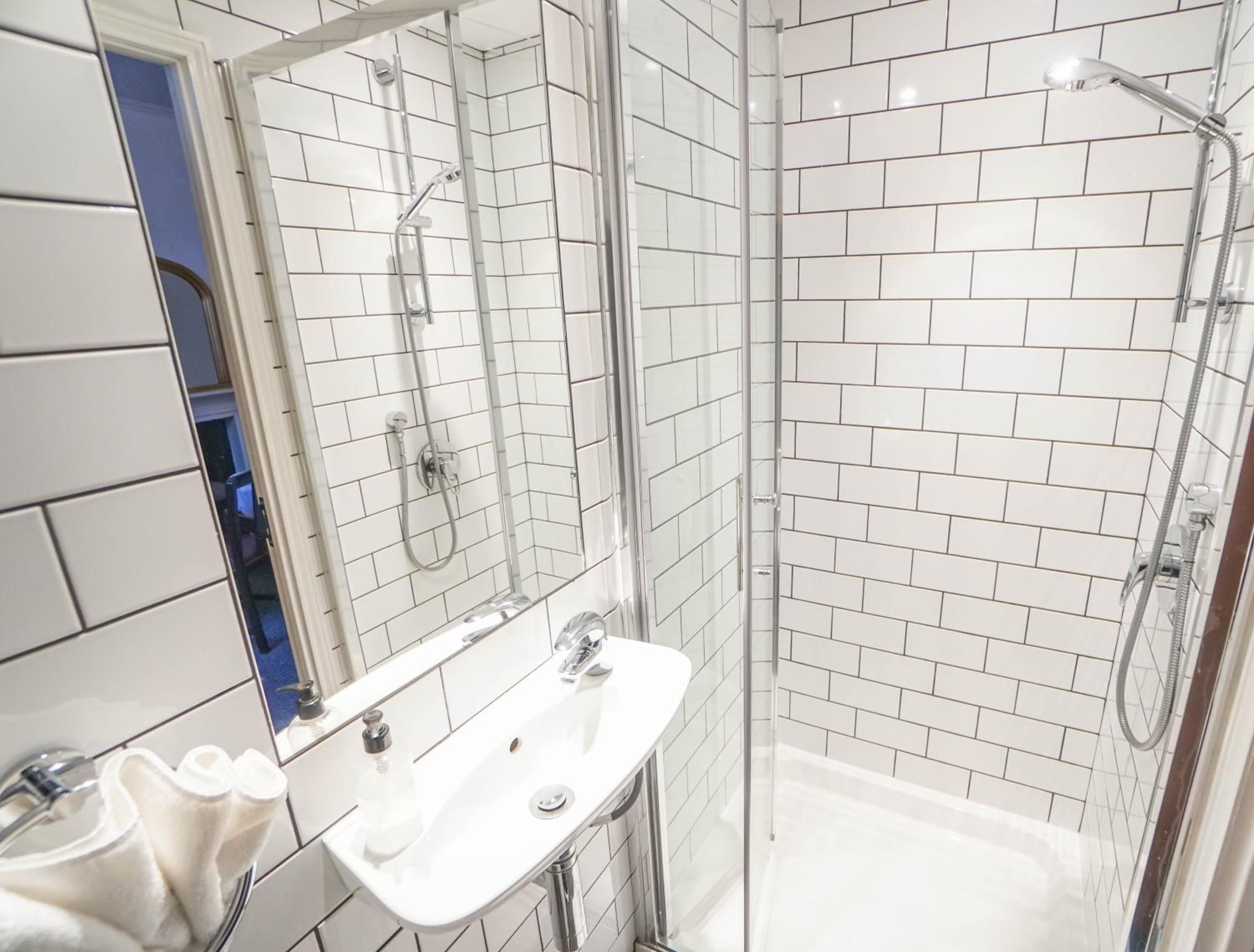 Triple Room with Private Bathroom photo 3