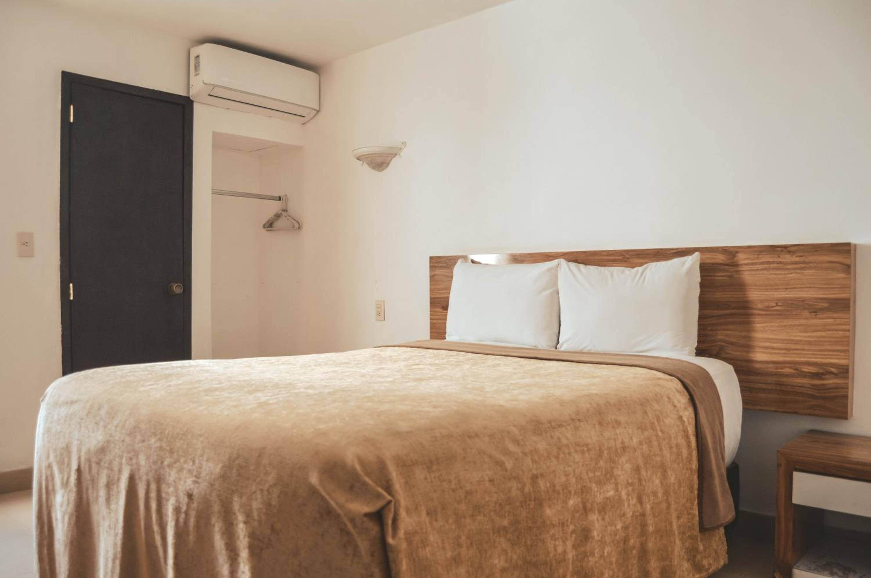 Single Room with Double Bed