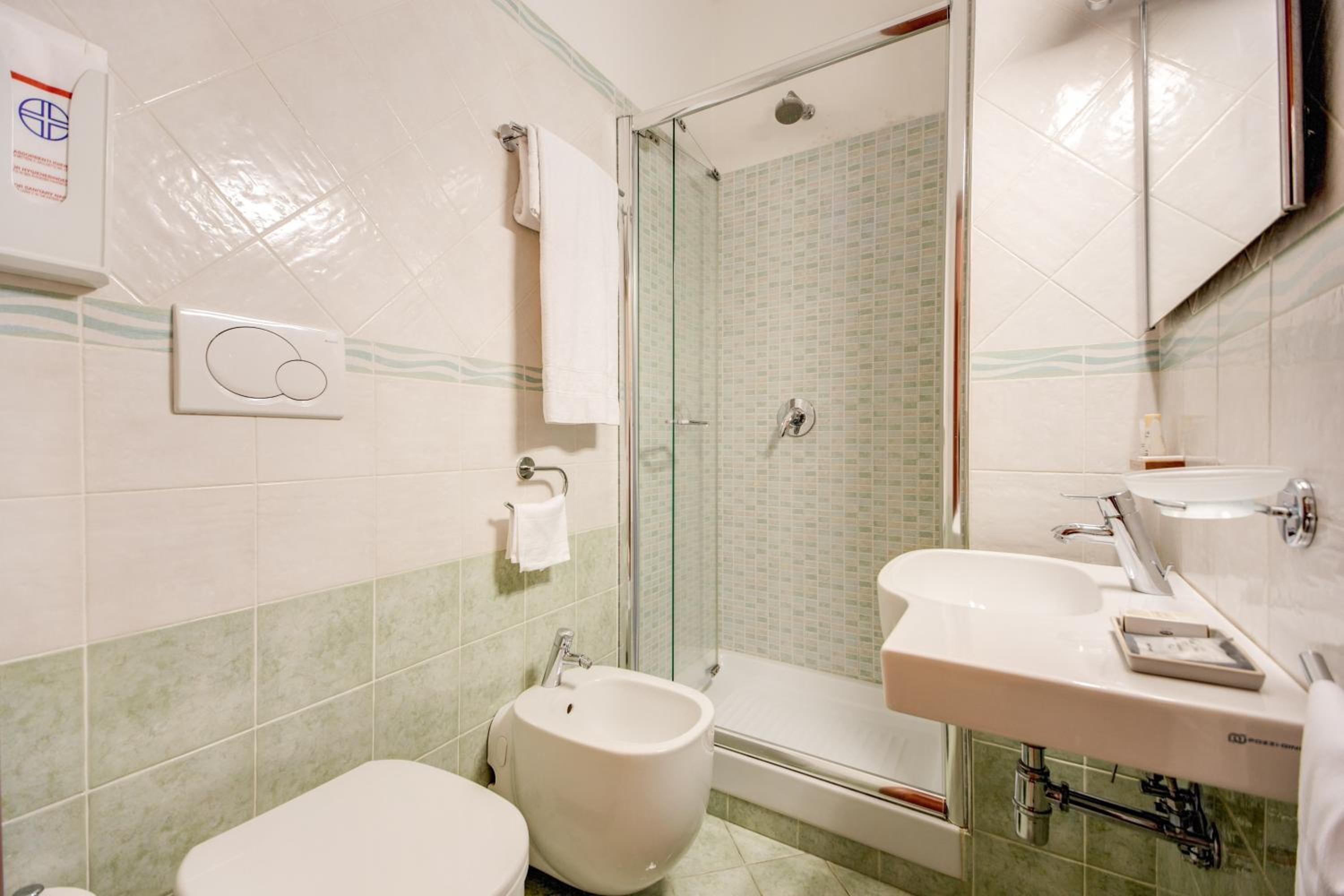 Single Room photo 2