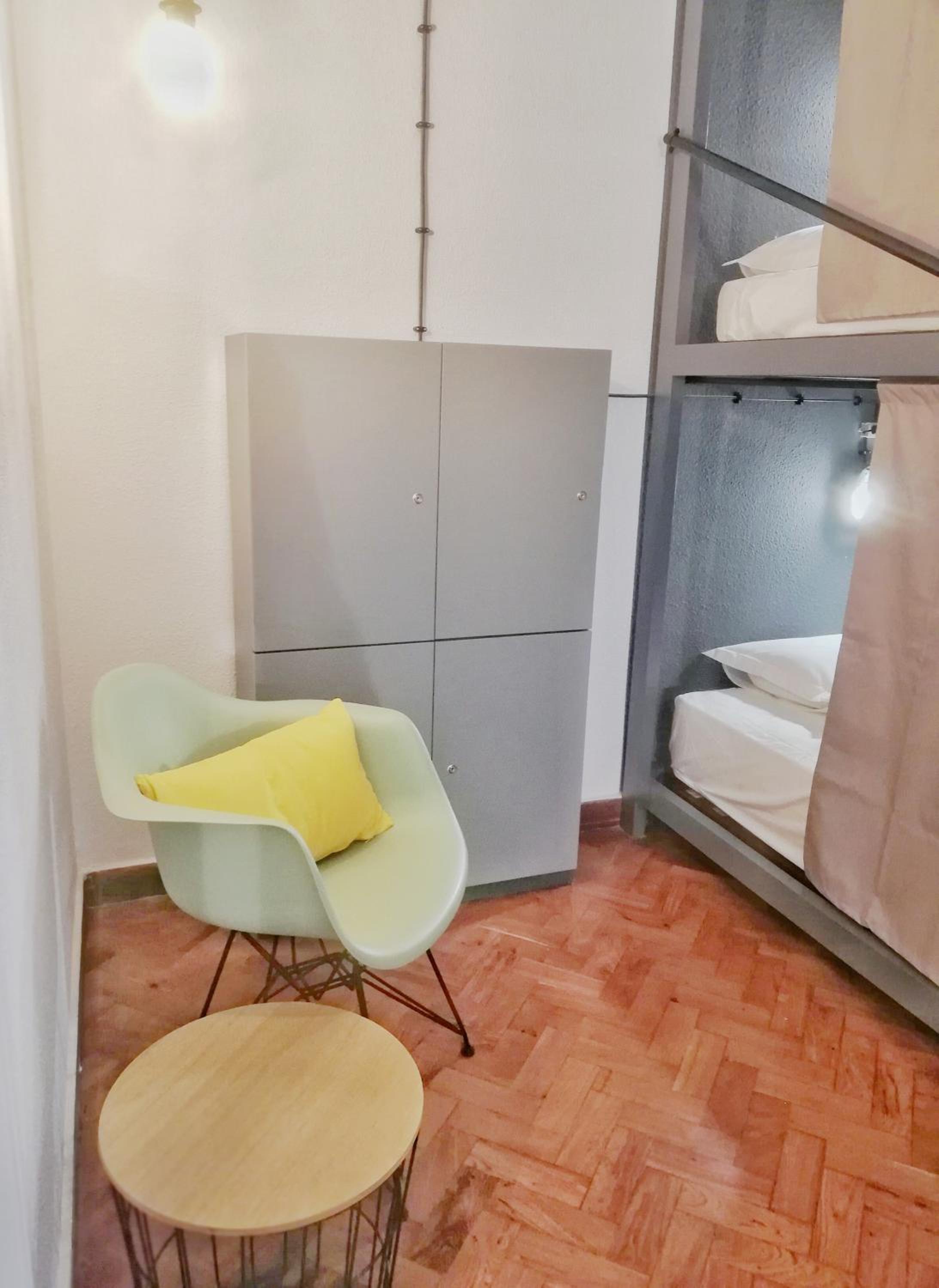 Bunk Bed in Female Dormitory Room   photo 3