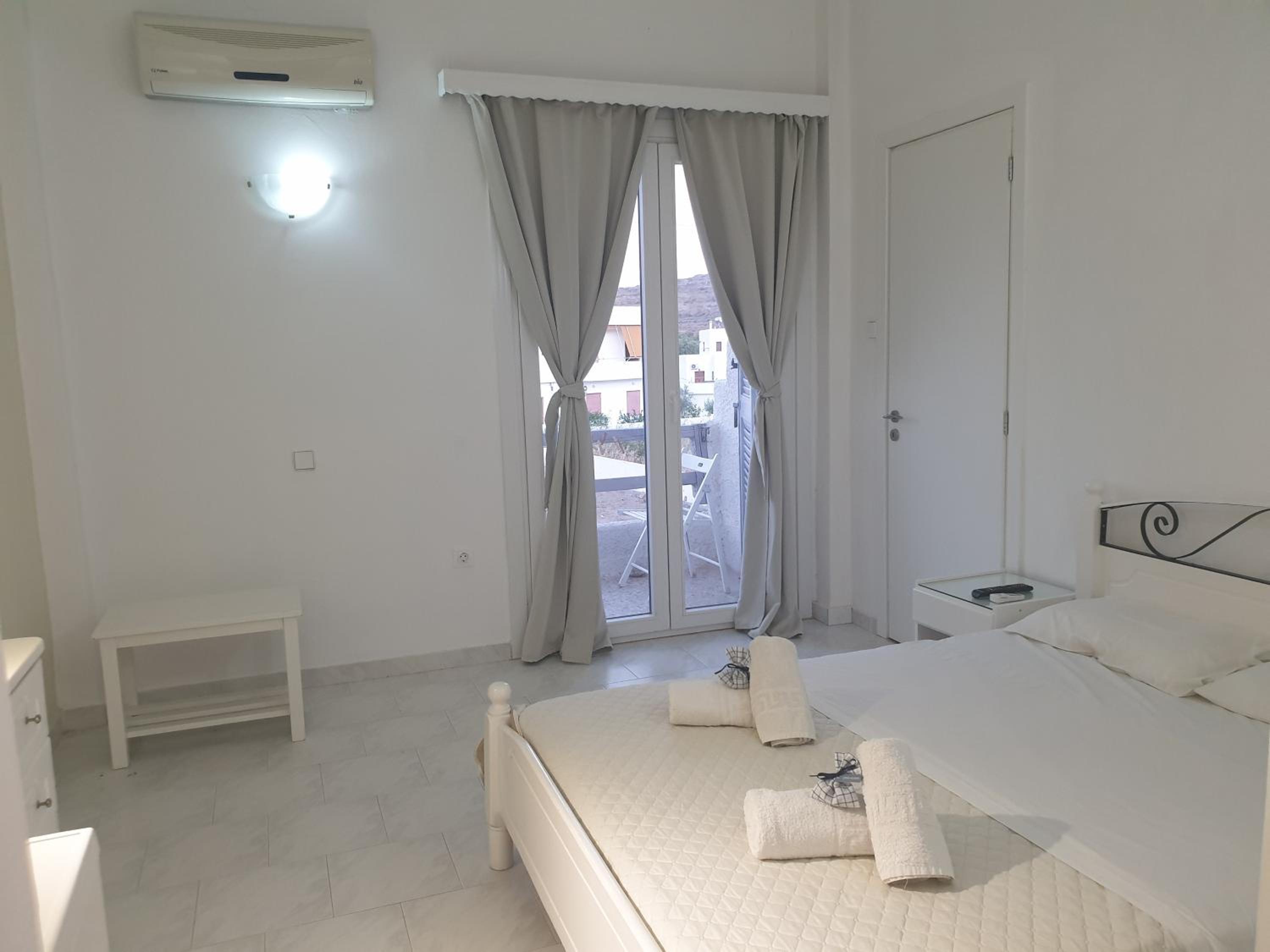 Quadruple Room with Mountain View - Photo 5