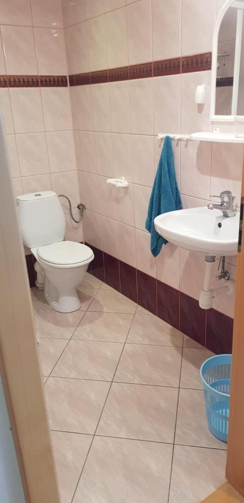 Family Room with Bathroom photo 2