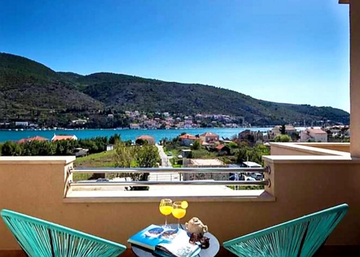 Apartment with Sea View photo 3