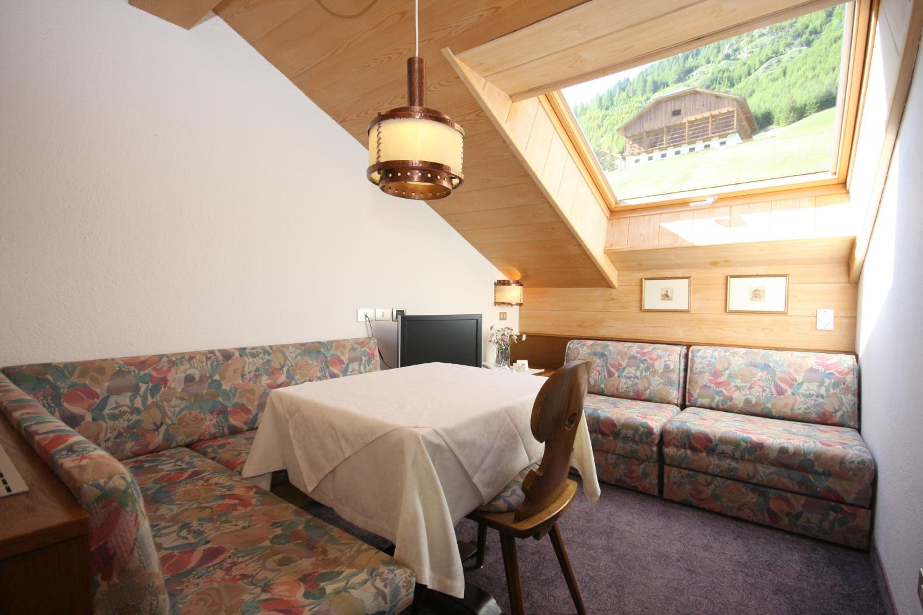 One-Bedroom Apartment - Attic (2 Adults)