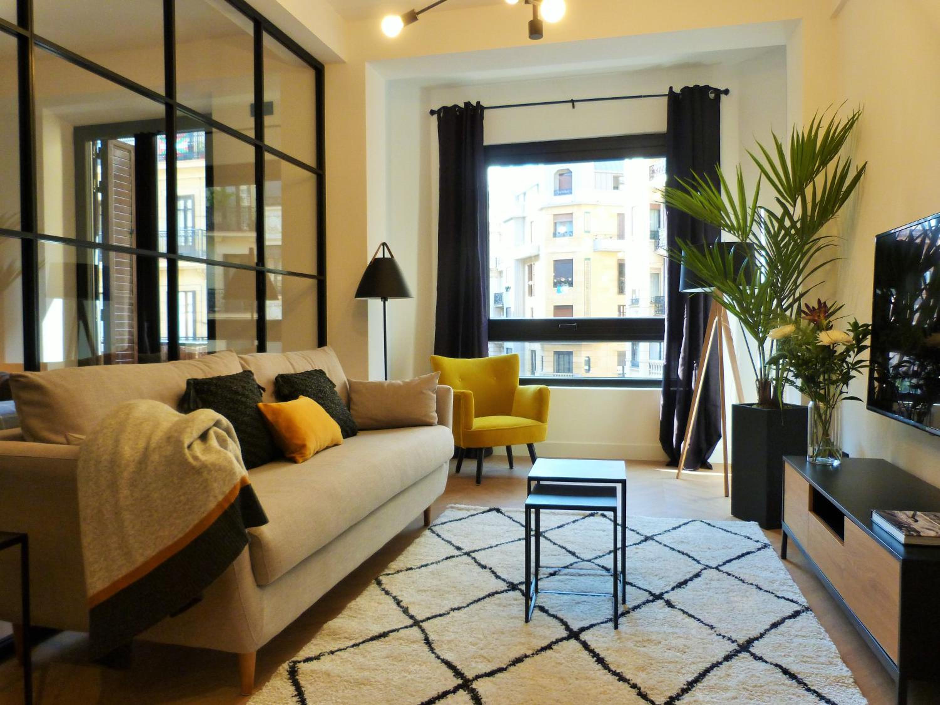 One-Bedroom Apartment - Photo 12