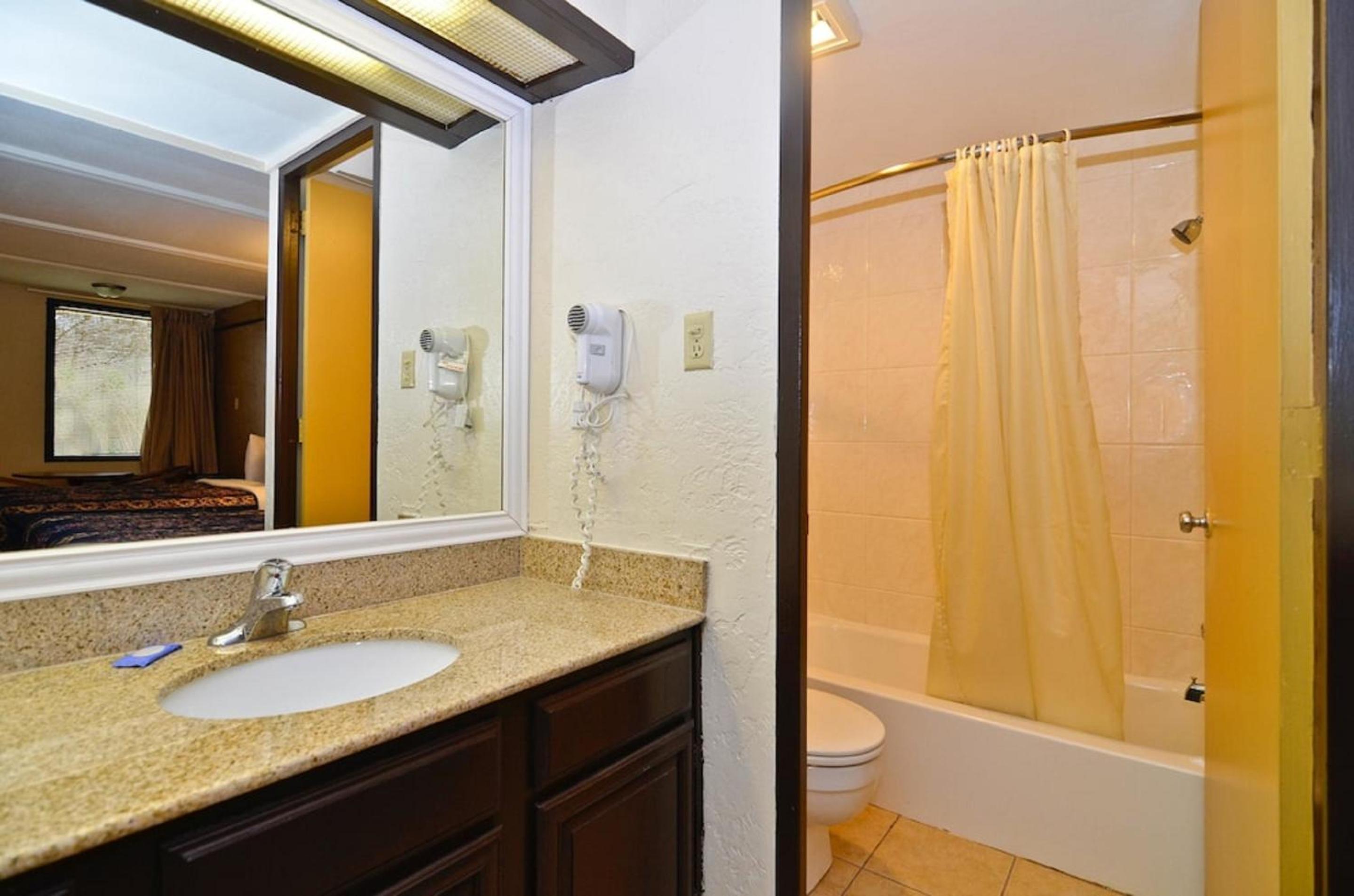 Standard Double Room - Photo 3