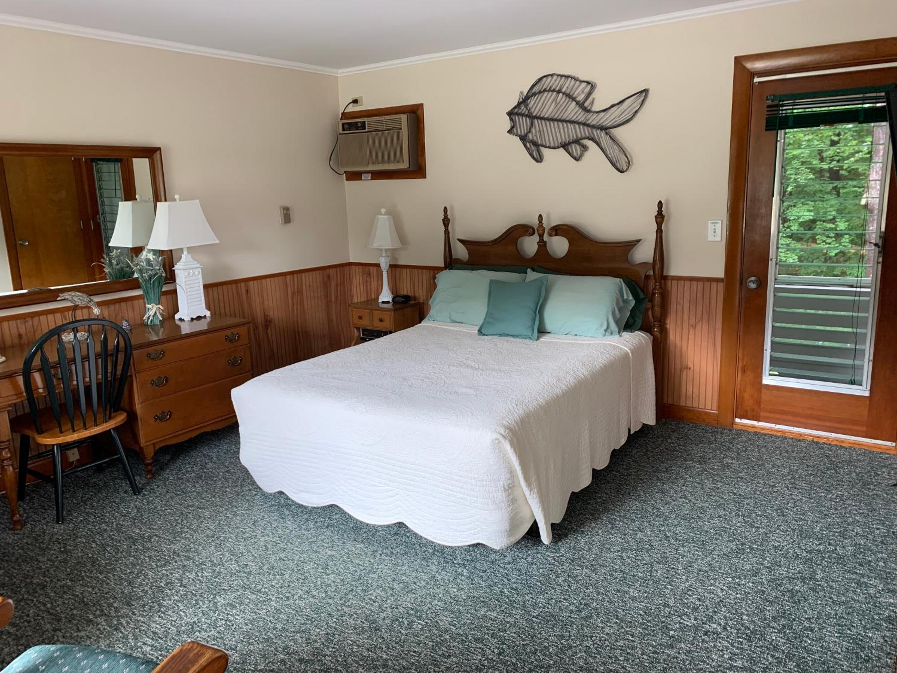 Deluxe King Room - Photo 3