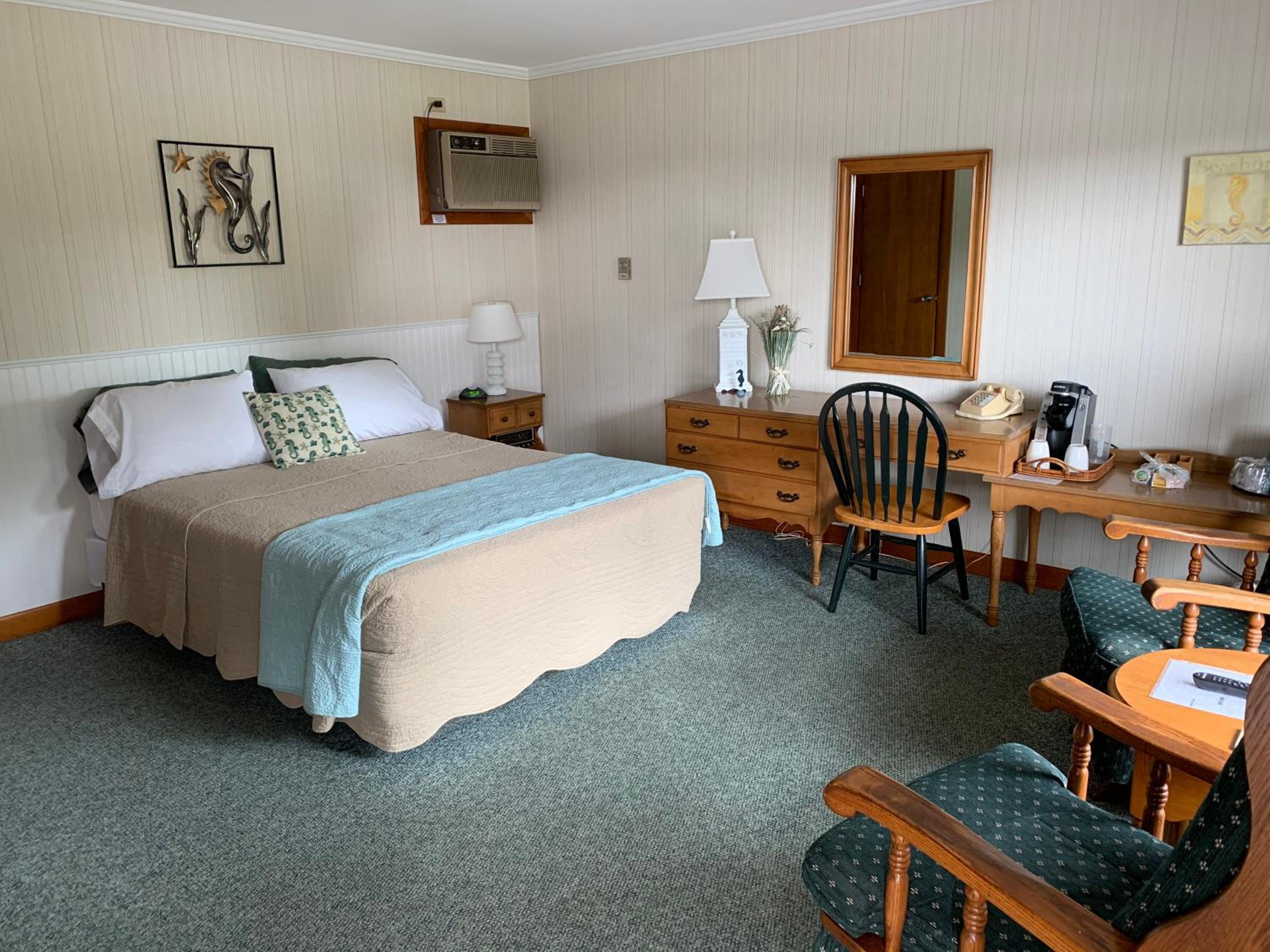 Deluxe King Room - Photo 6