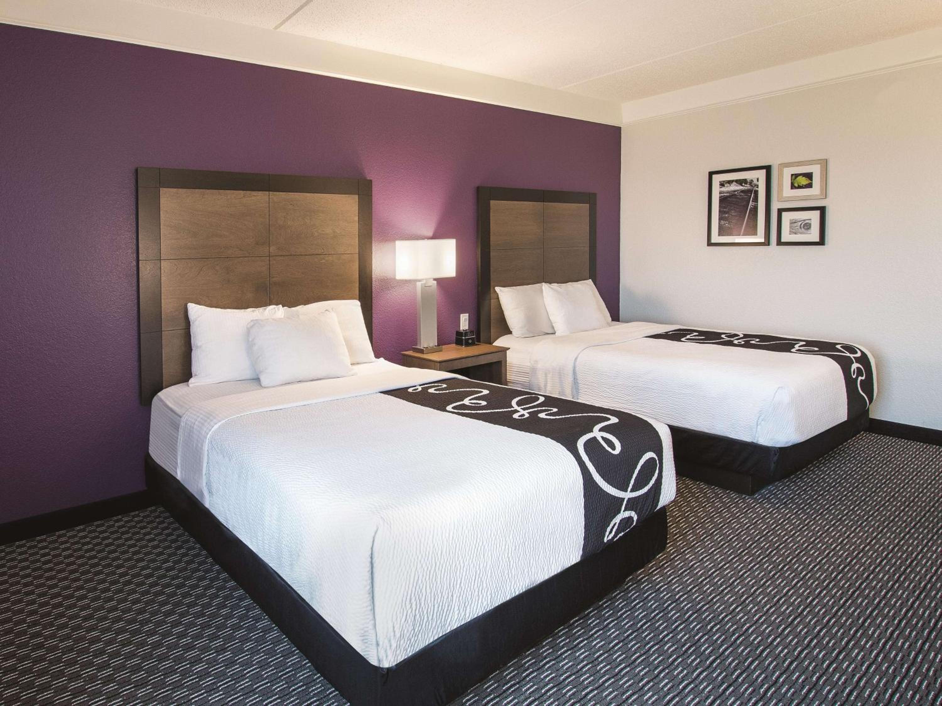 Double Room with Two Double Beds - Non-Smoking - Photo 2
