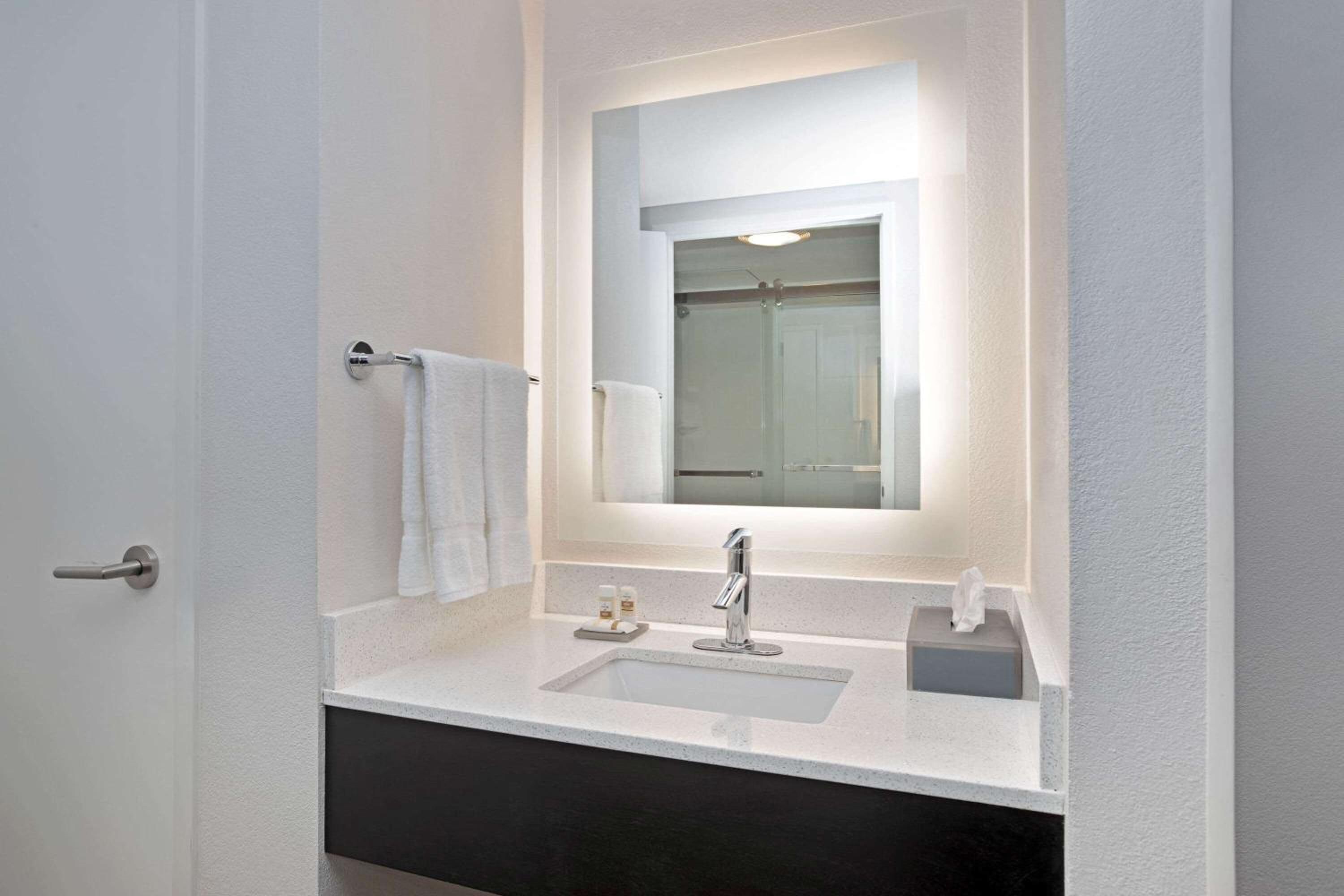 Executive King Room - Photo 2