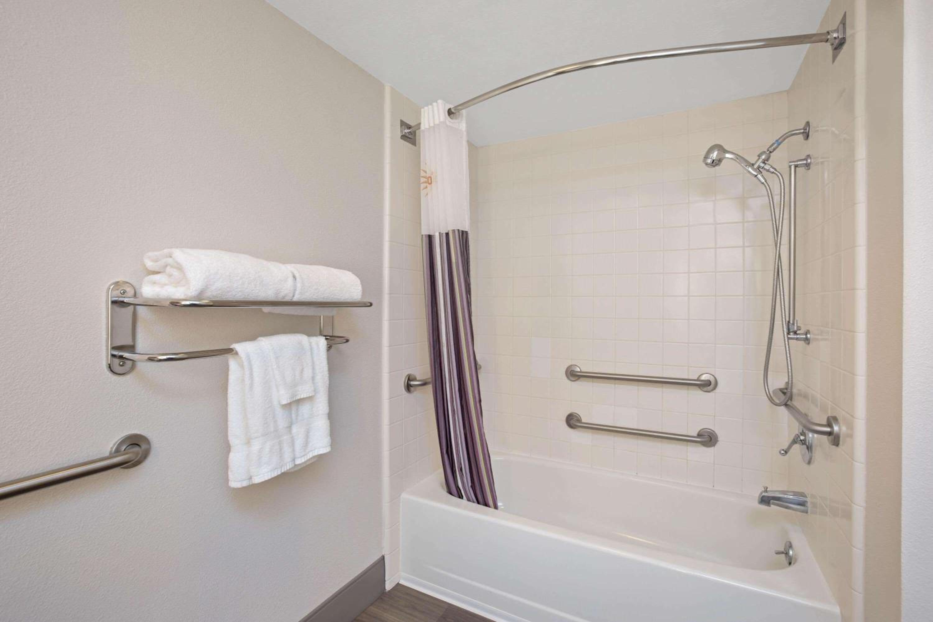Double Room - Disability Access - Photo 3