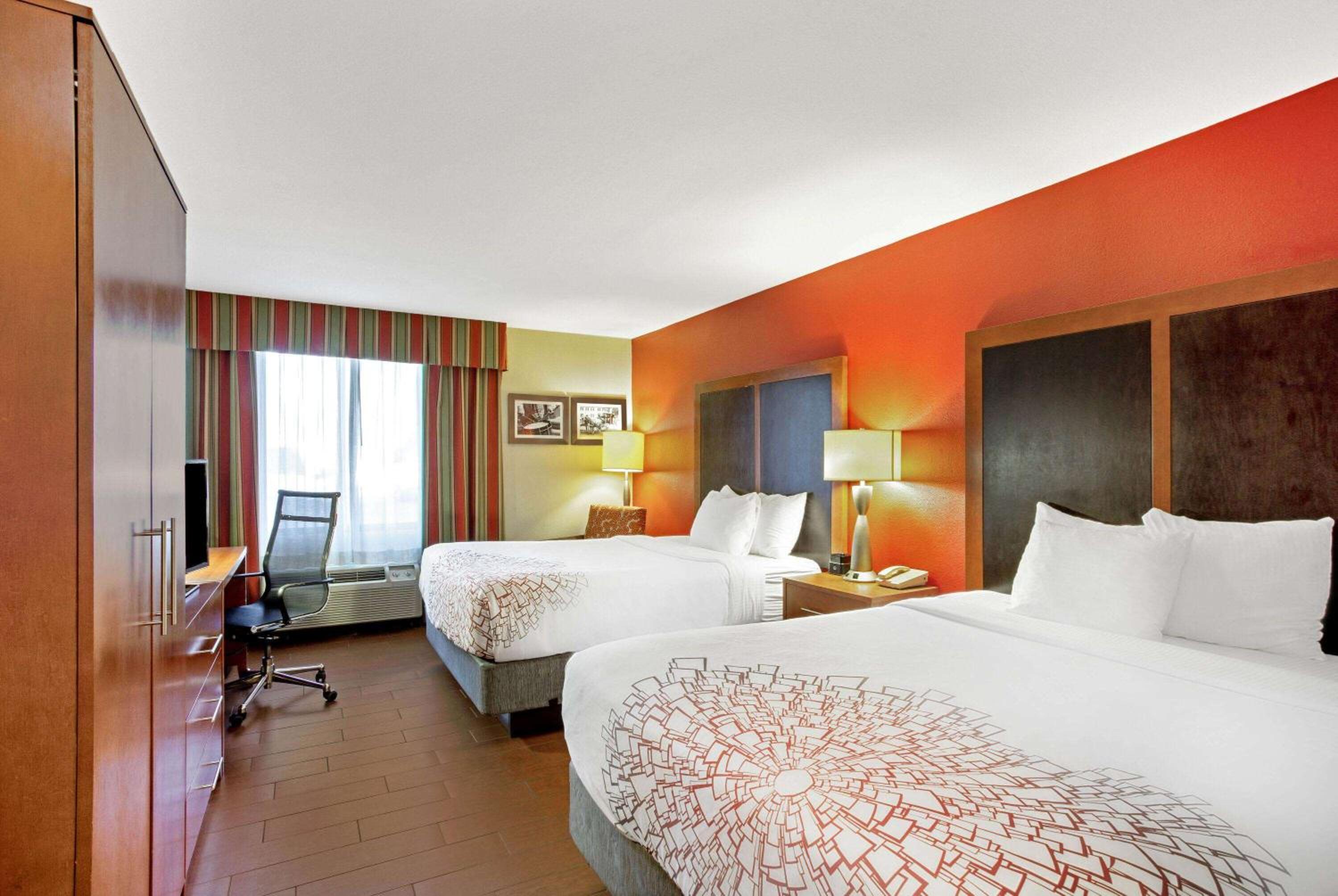 Queen Room with Two Queen Beds - Non-Smoking photo 1