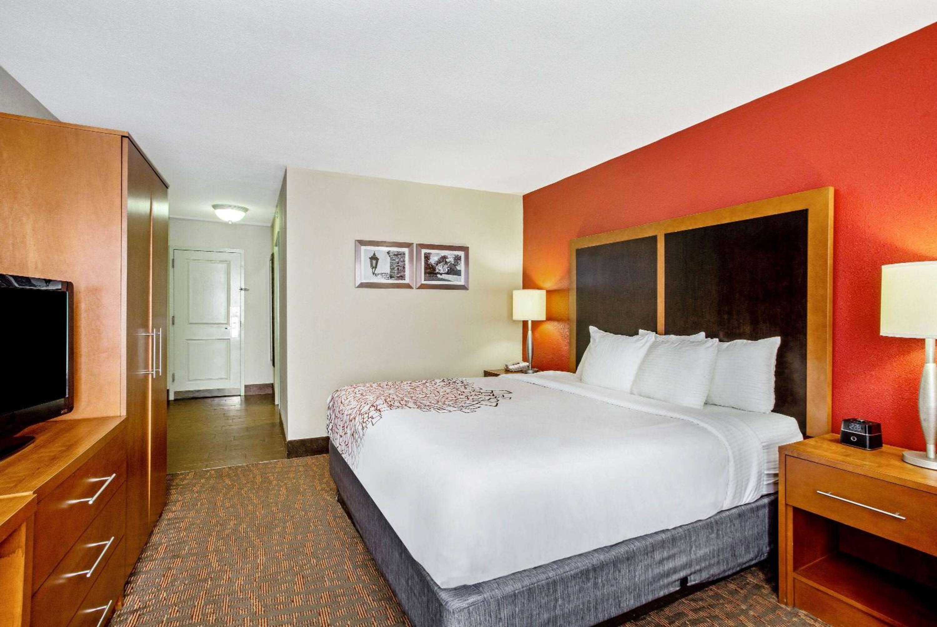 King Room - Non-Smoking photo 3