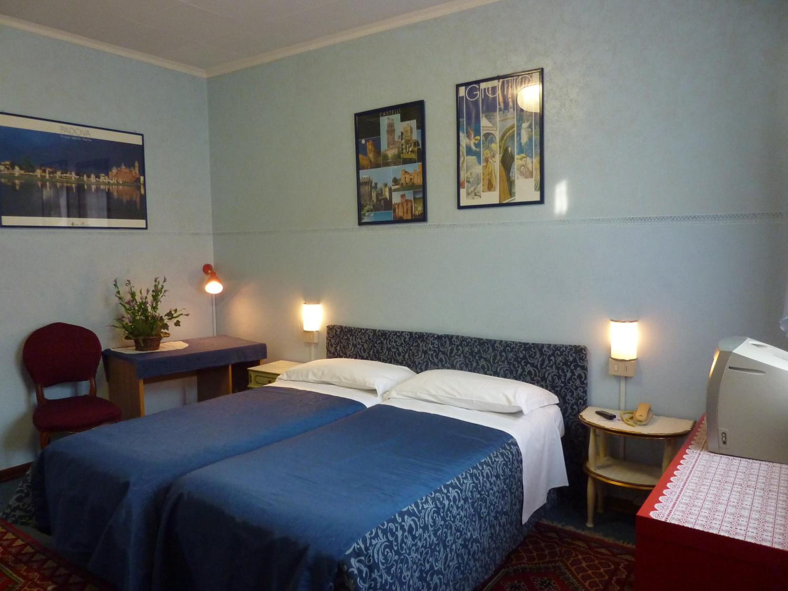 Double or Twin Room with Private Bathroom