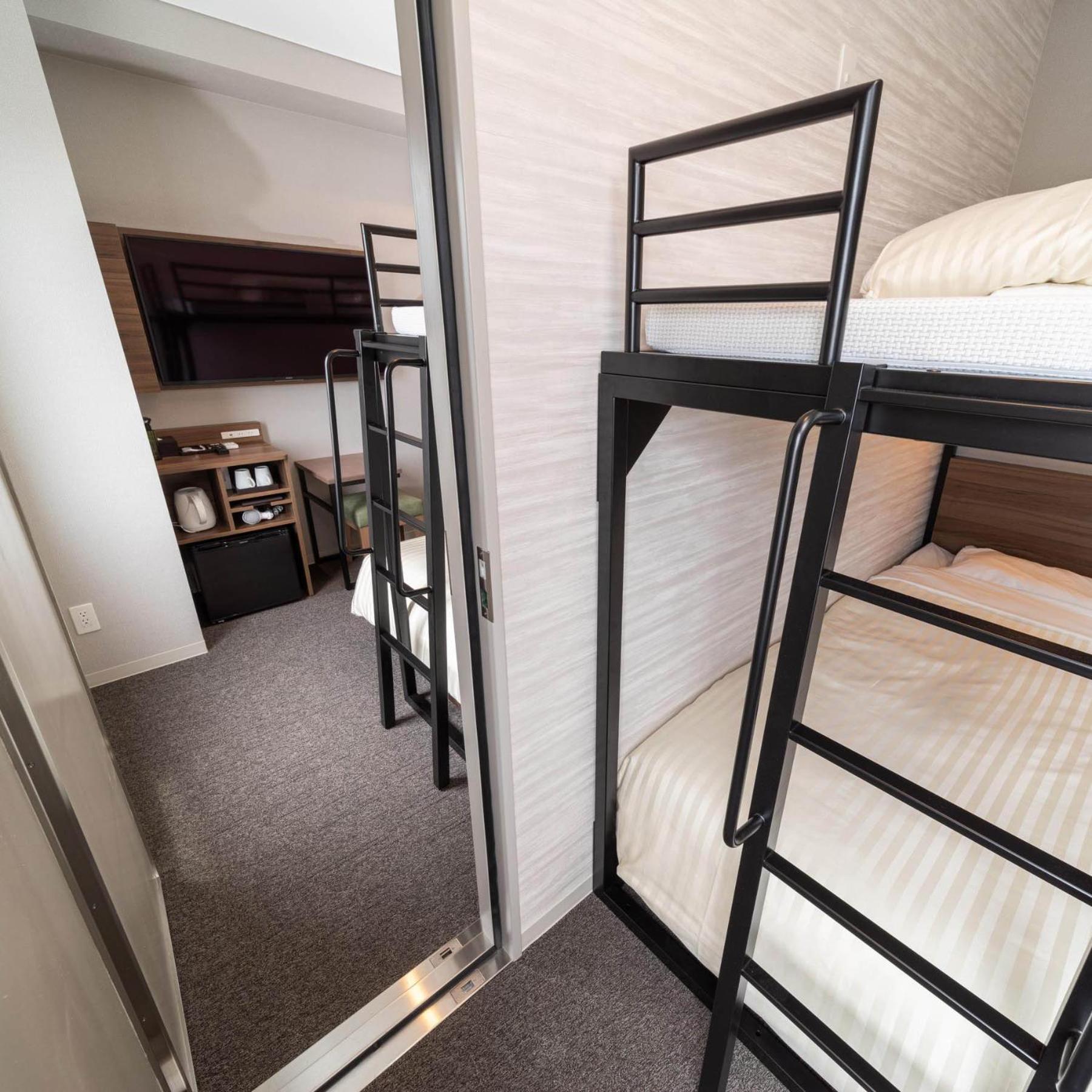 Connecting Room with Two Bunk Beds - Non-Smoking photo 2