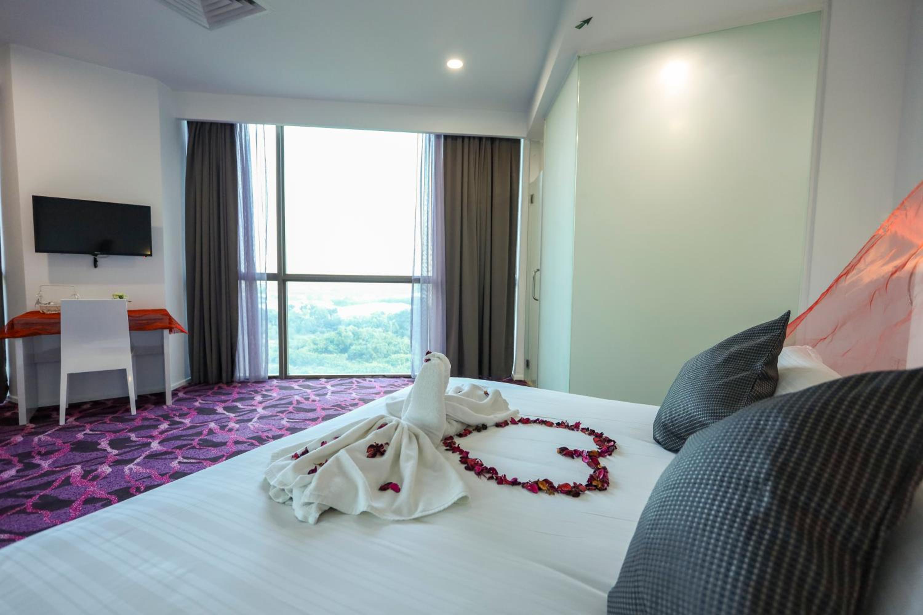Executive Suite photo 2
