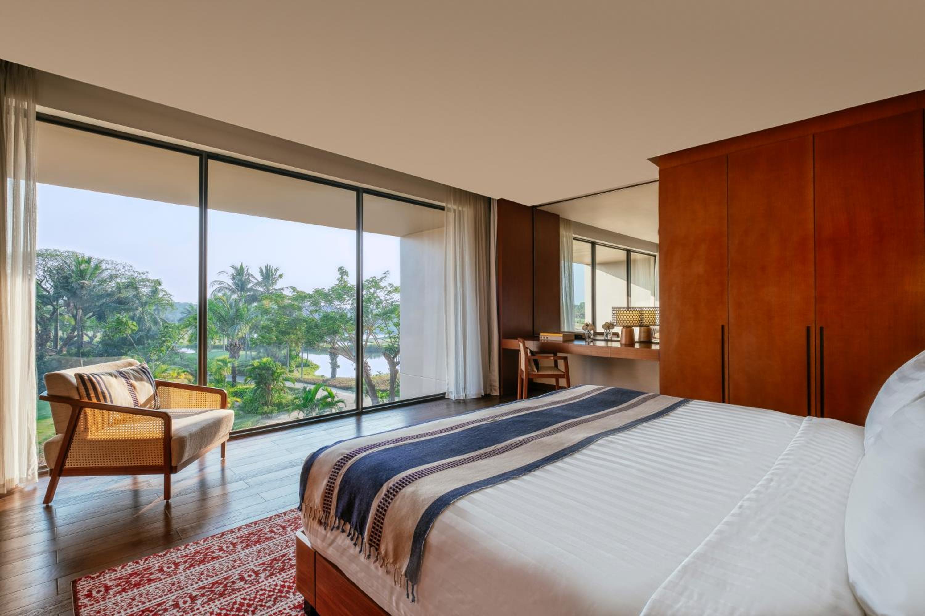 Awei Suite photo 2