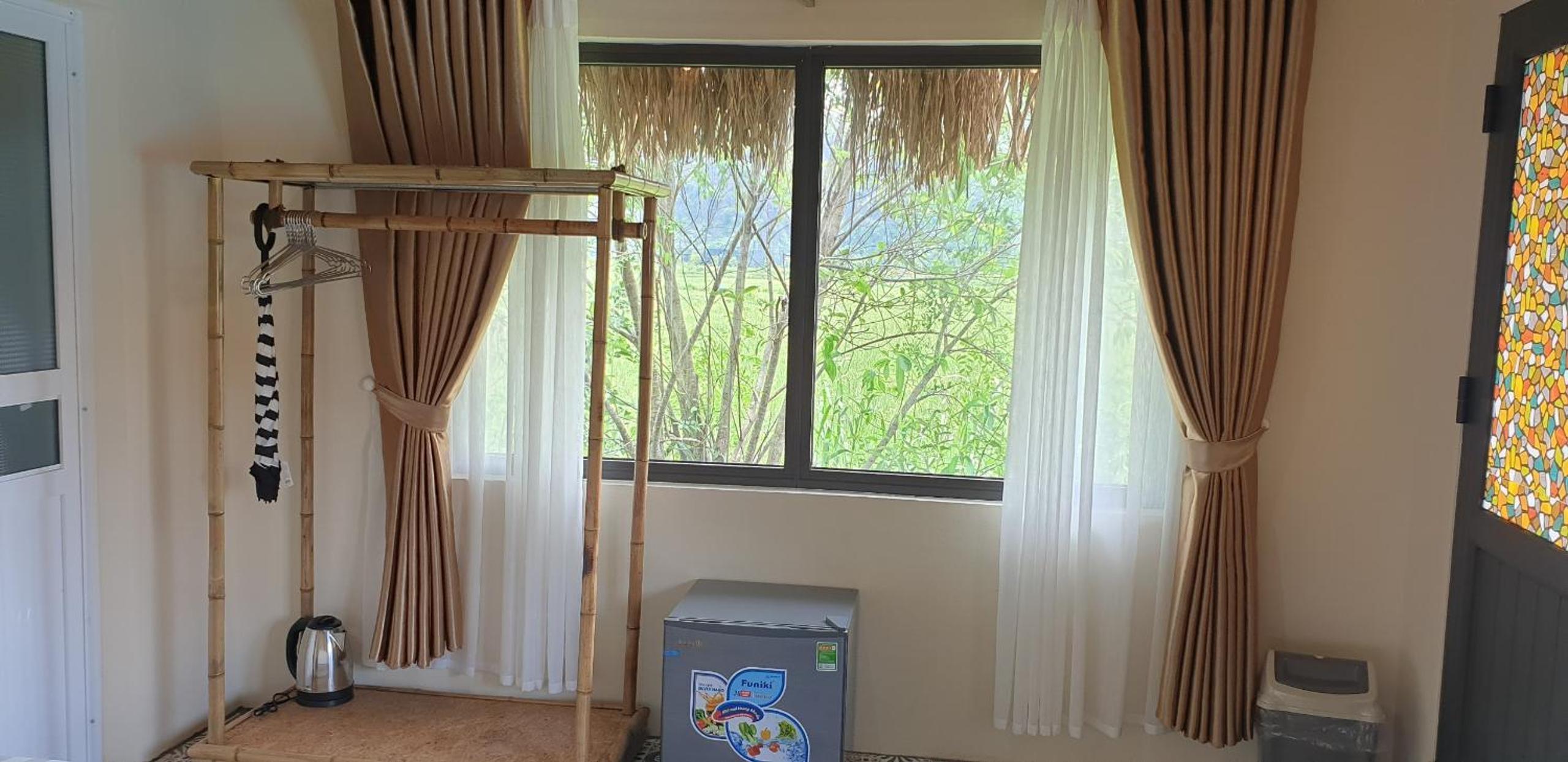 Queen Room with Pool View - Photo 6
