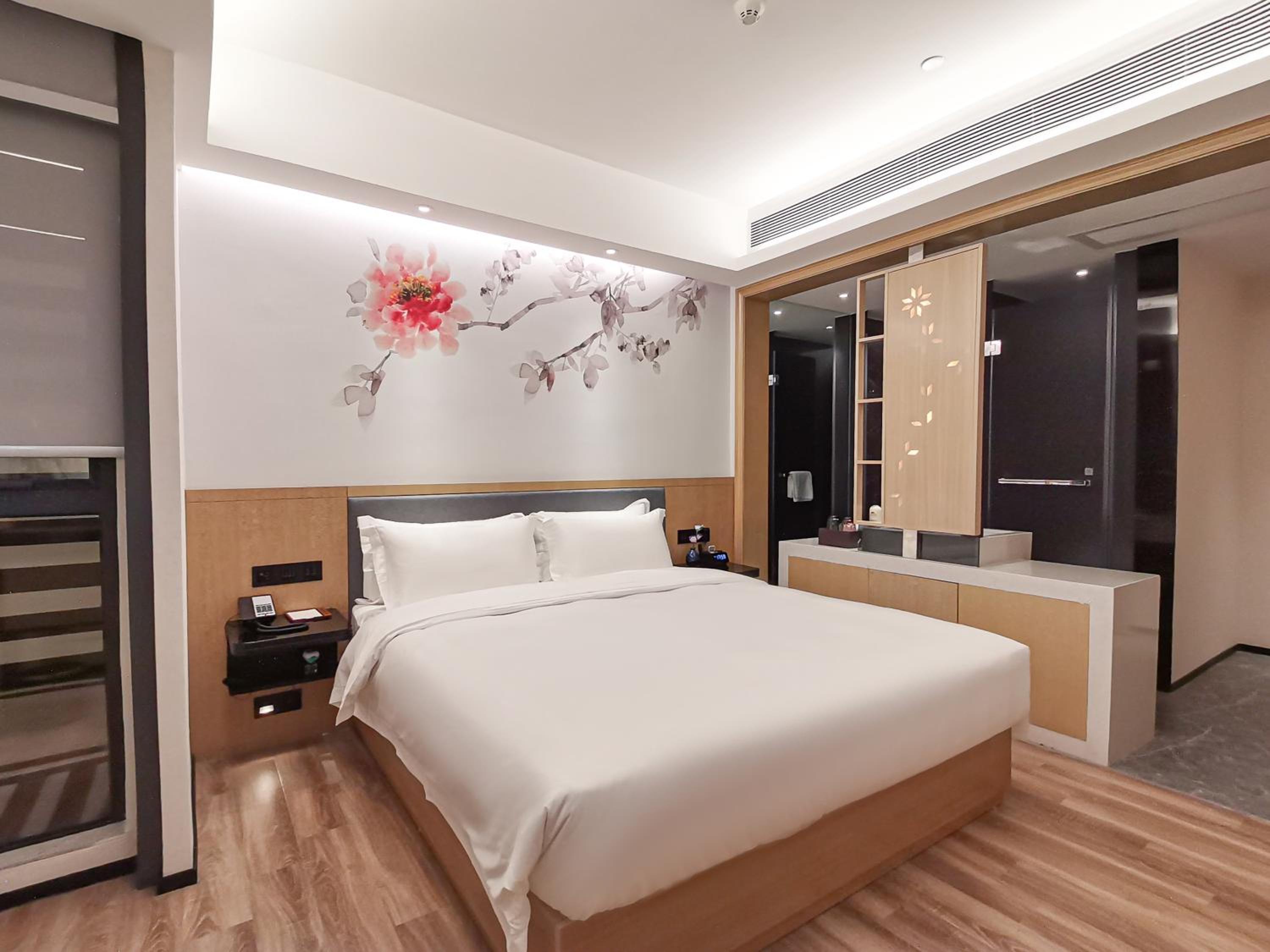 Standard King Room(no window) photo 2
