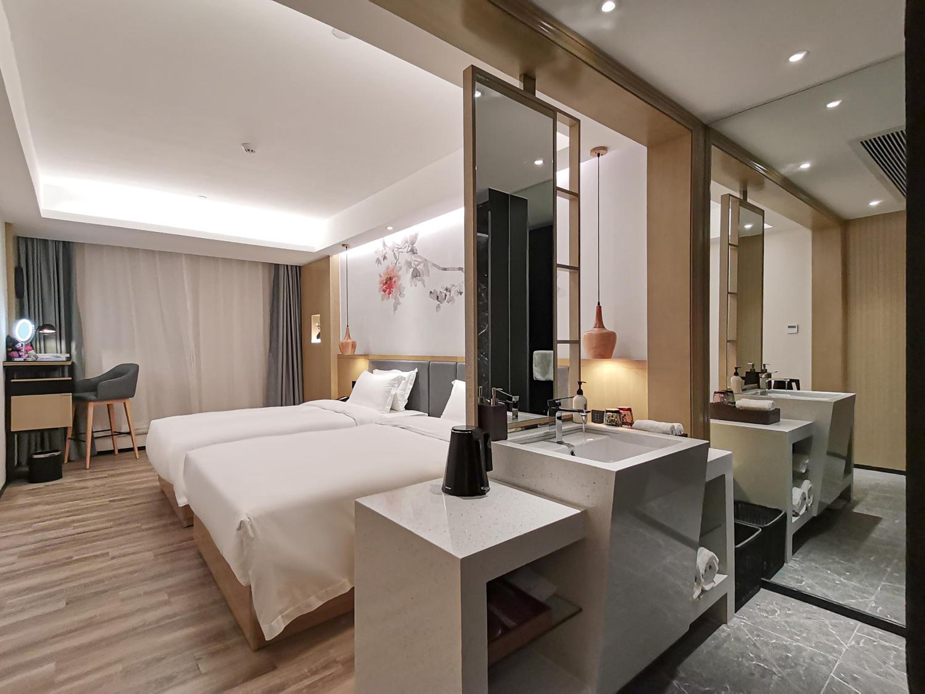 Standard Twin Room - Photo 3