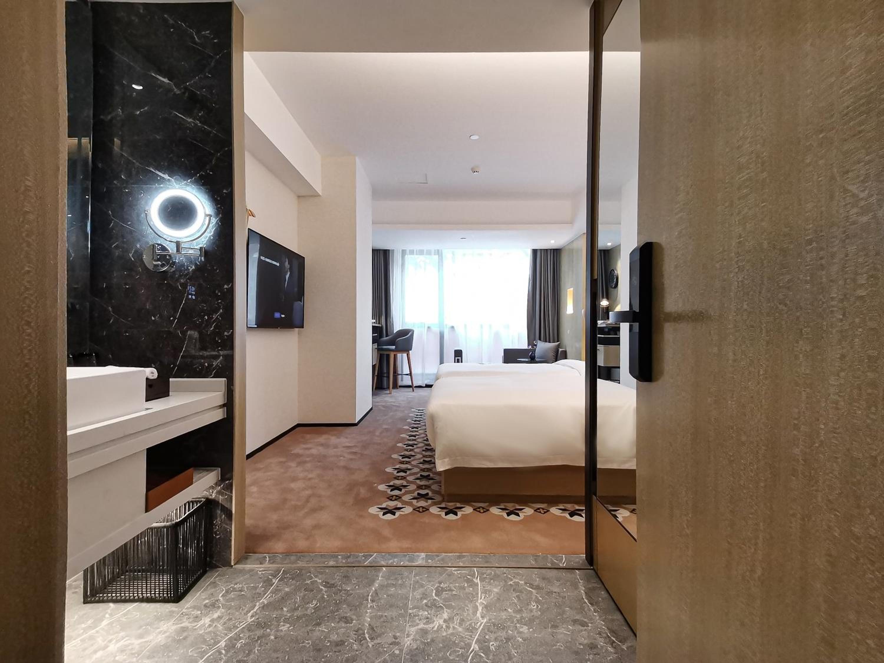 Deluxe Twin Room - Photo 5