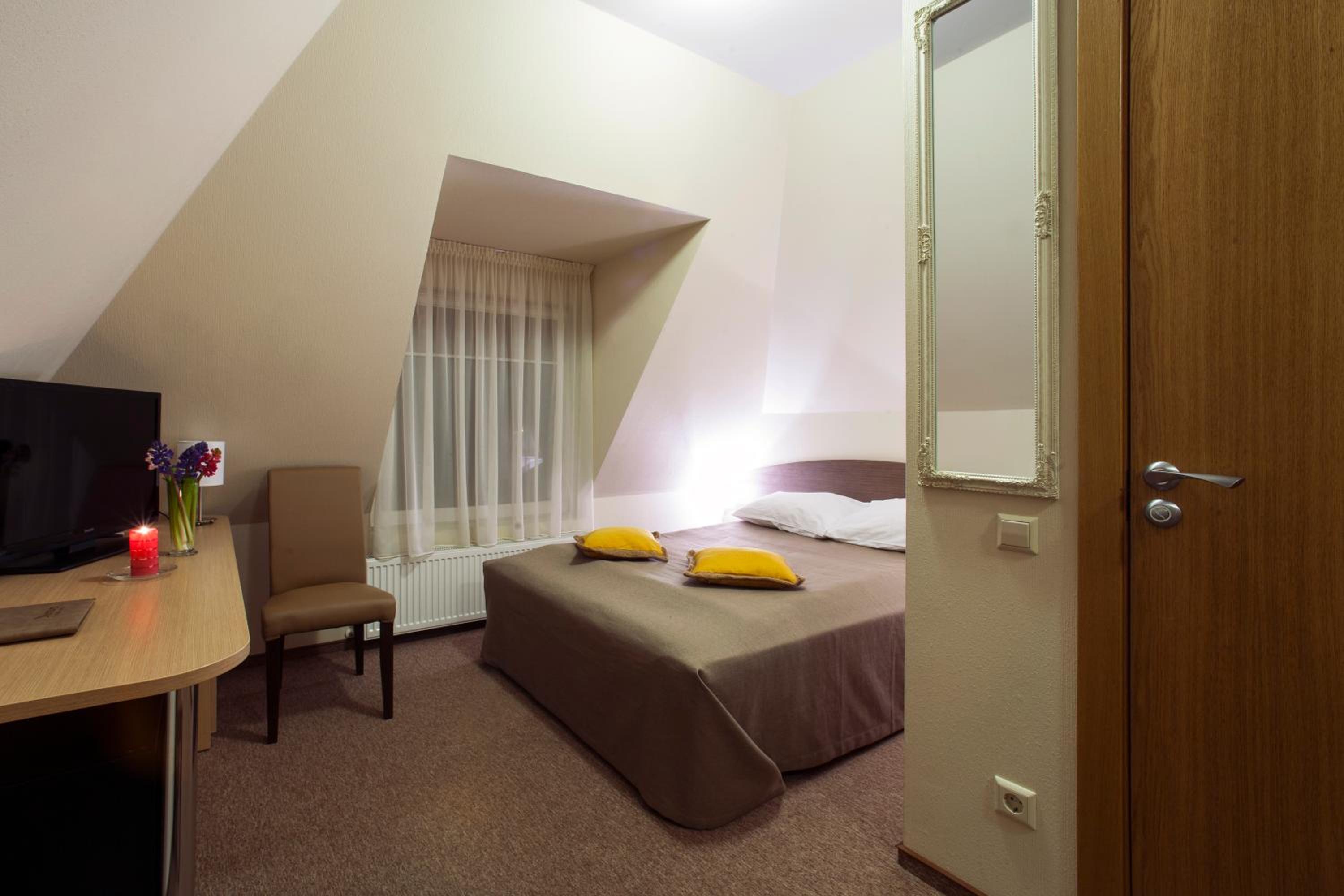 Economy Double Room photo 1