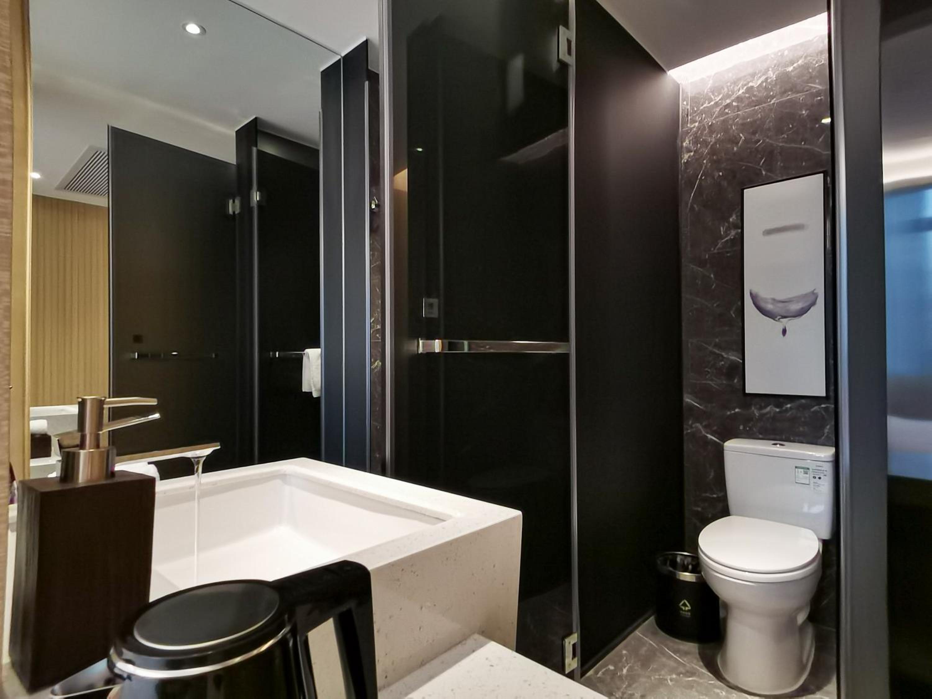 Superior King Room - Photo 11