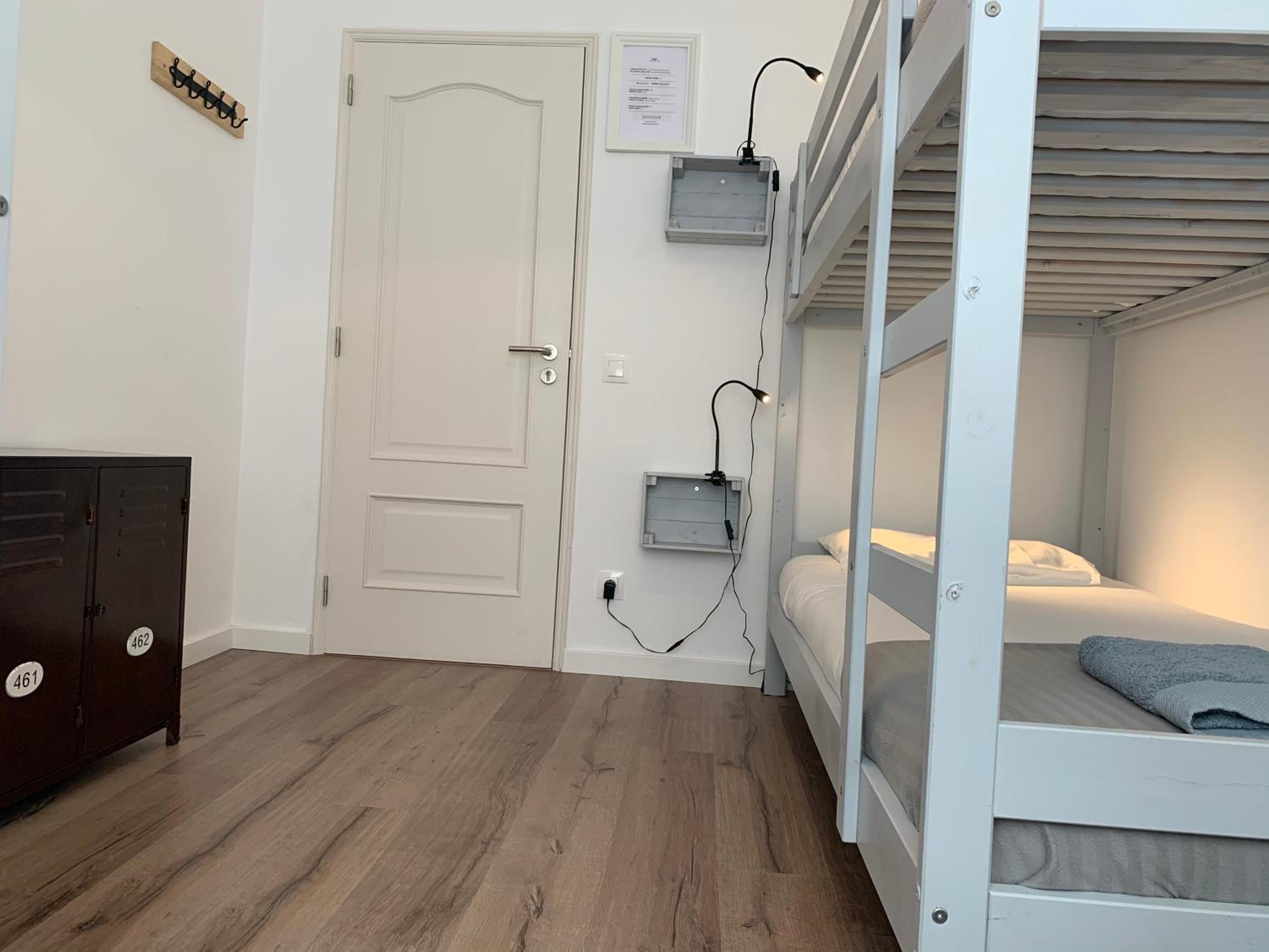 Bed in 4-Bed Mixed Dormitory Room photo 2