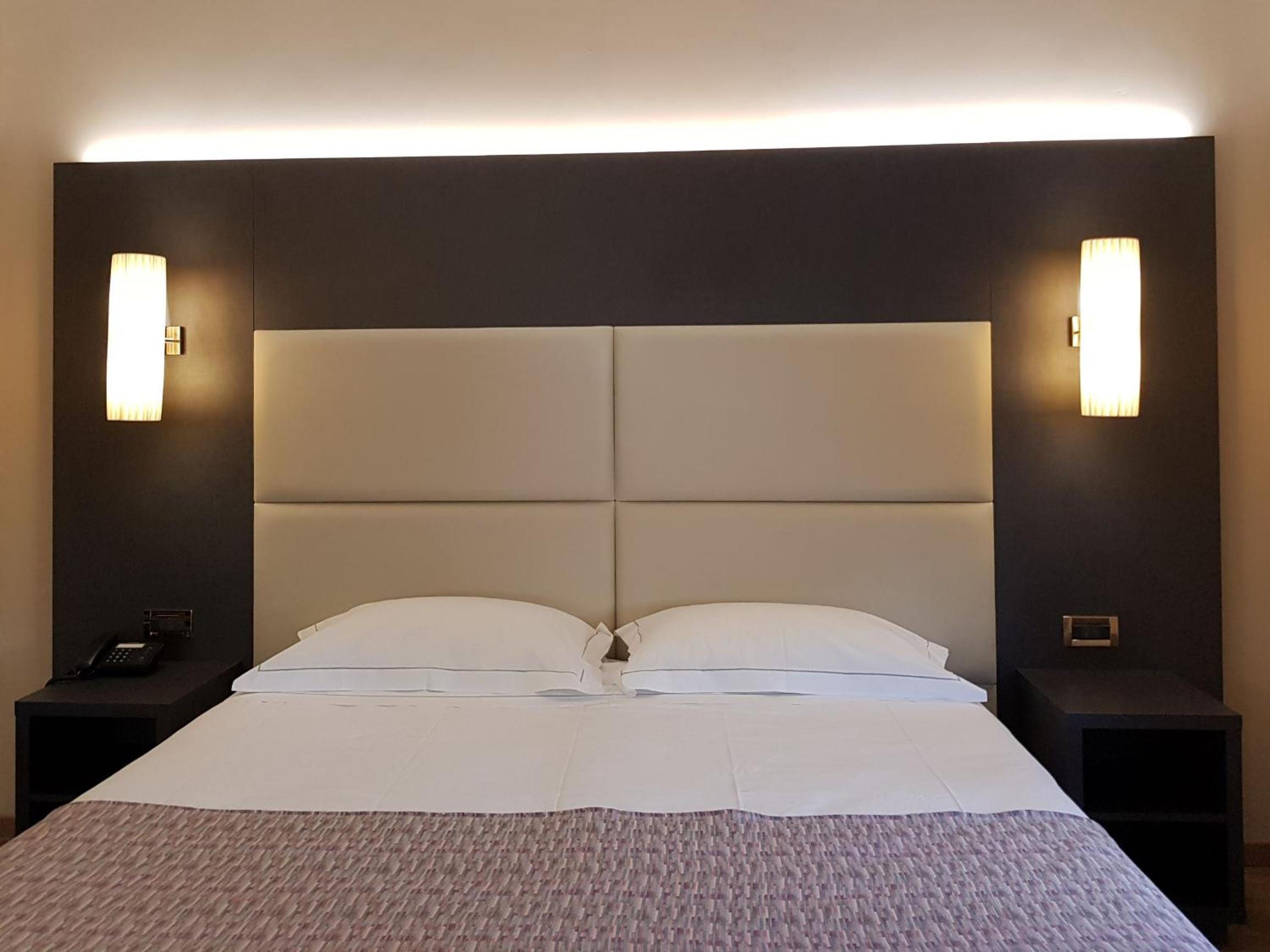 Deluxe Double or Twin Room - Photo 1