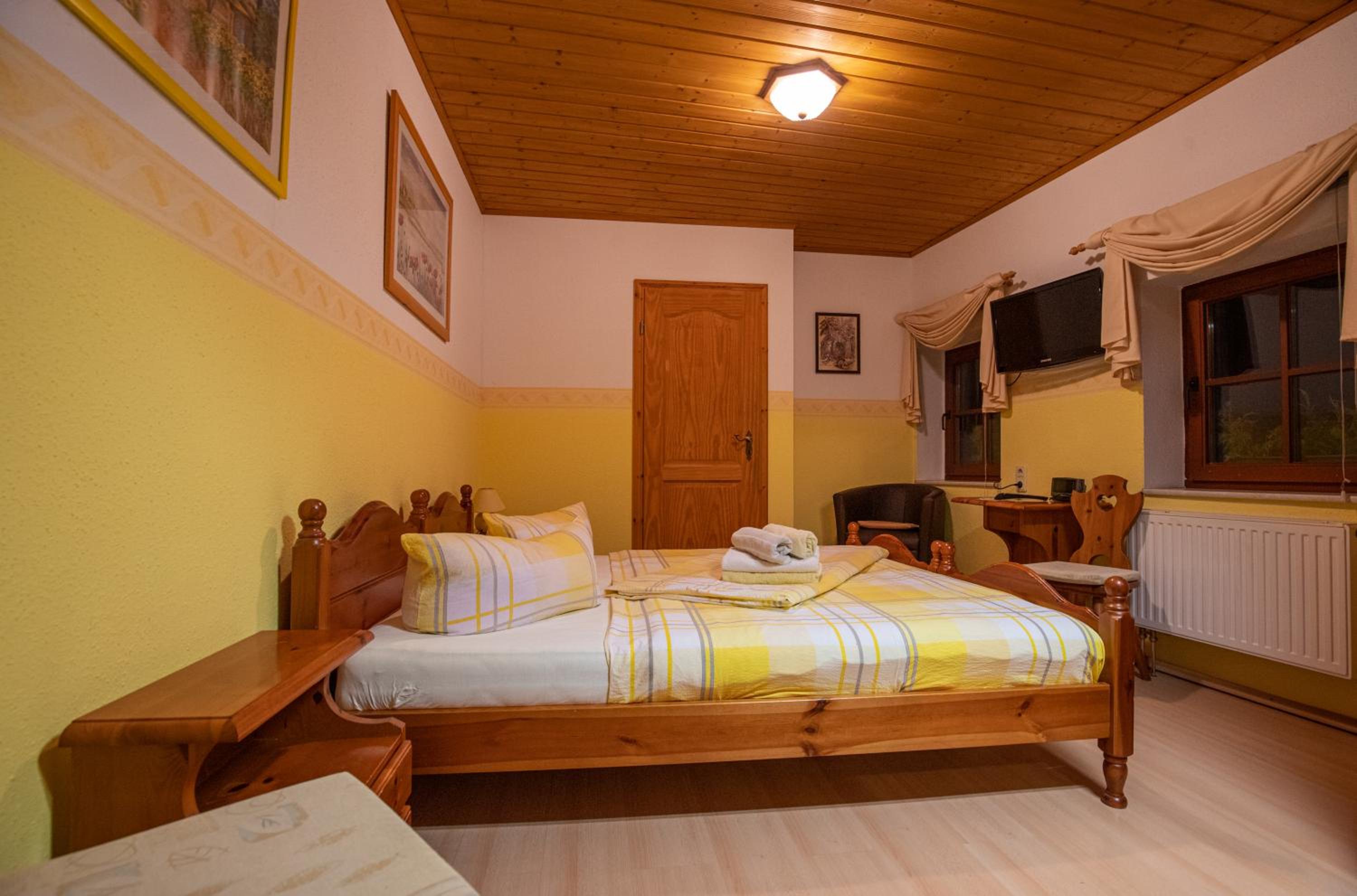 Double Room - Photo 4