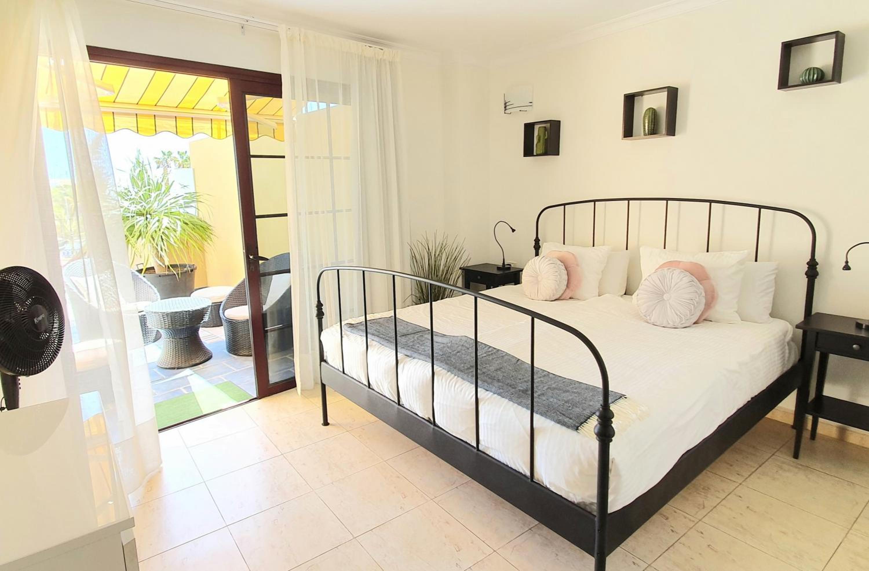 Two-Bedroom Apartment with Ocean View (4 Adults) photo 2