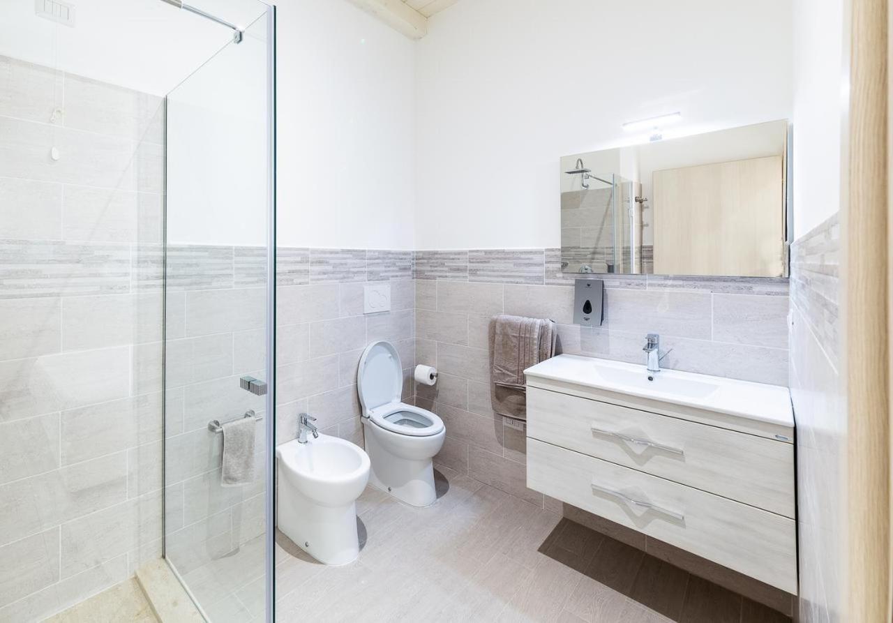 Double or Twin Room - Photo 6