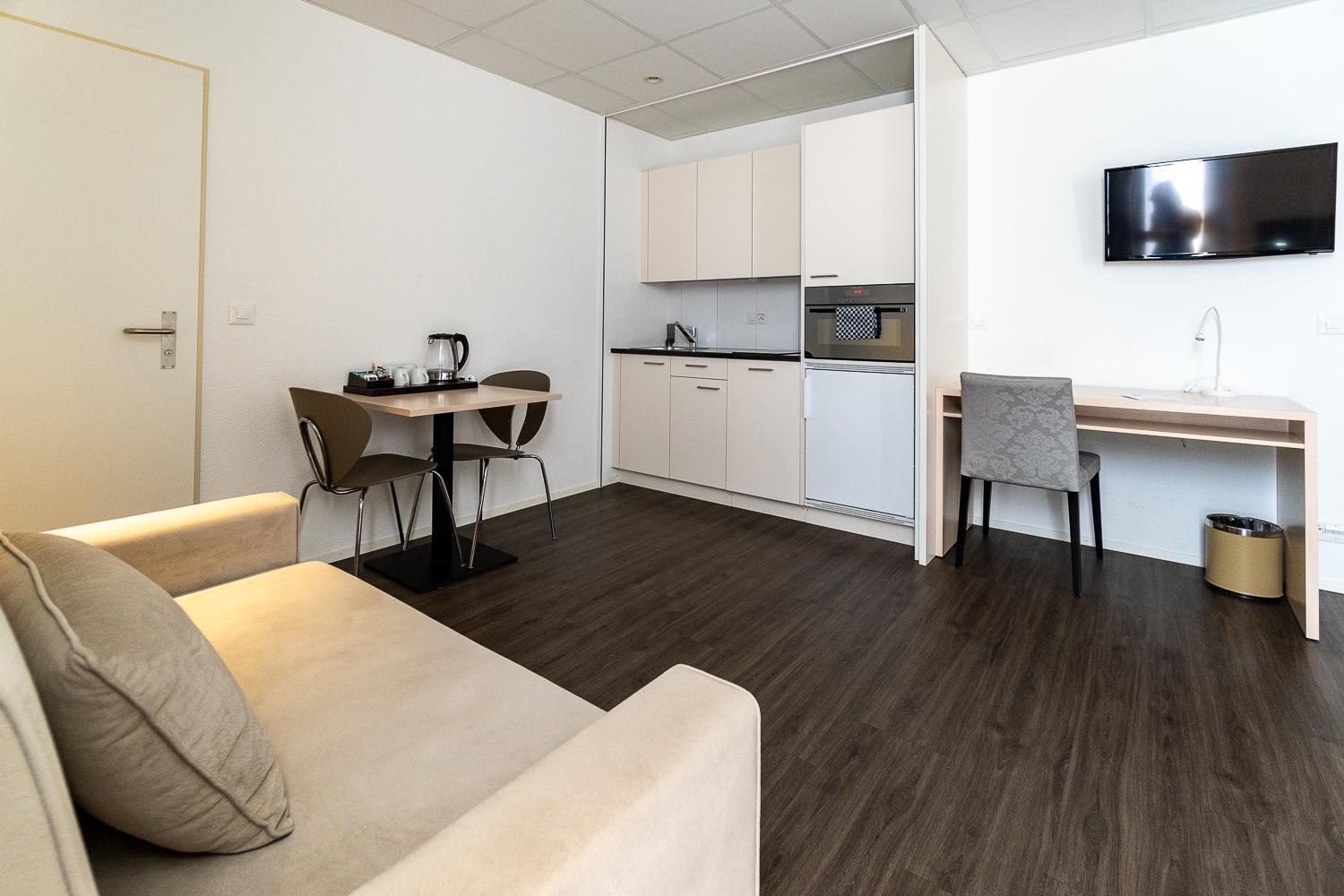 Superior Studio with Kitchenette (Railway side / No Windows open) photo 2