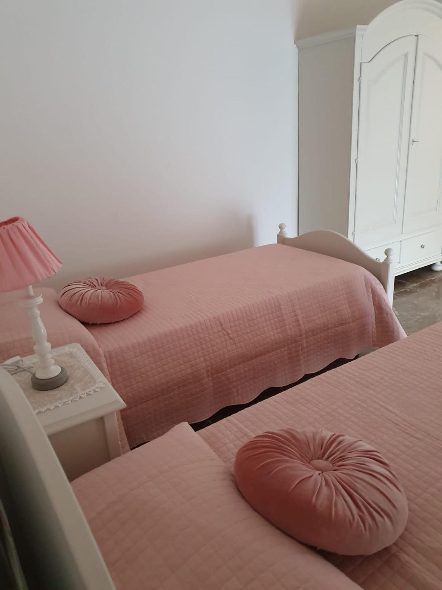 Quadruple Room with Private Bathroom photo 3