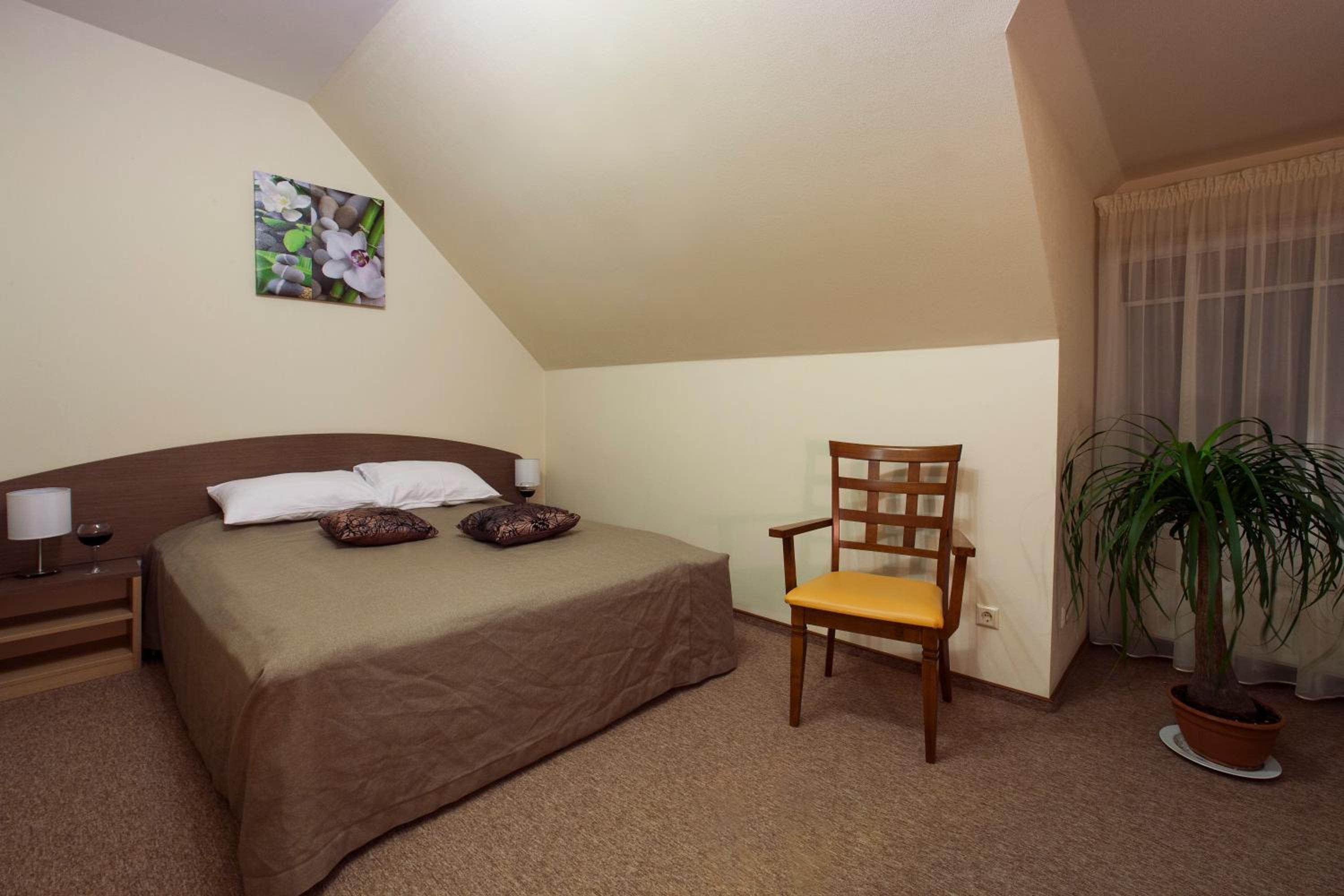 Standard Double or Twin Room photo 2