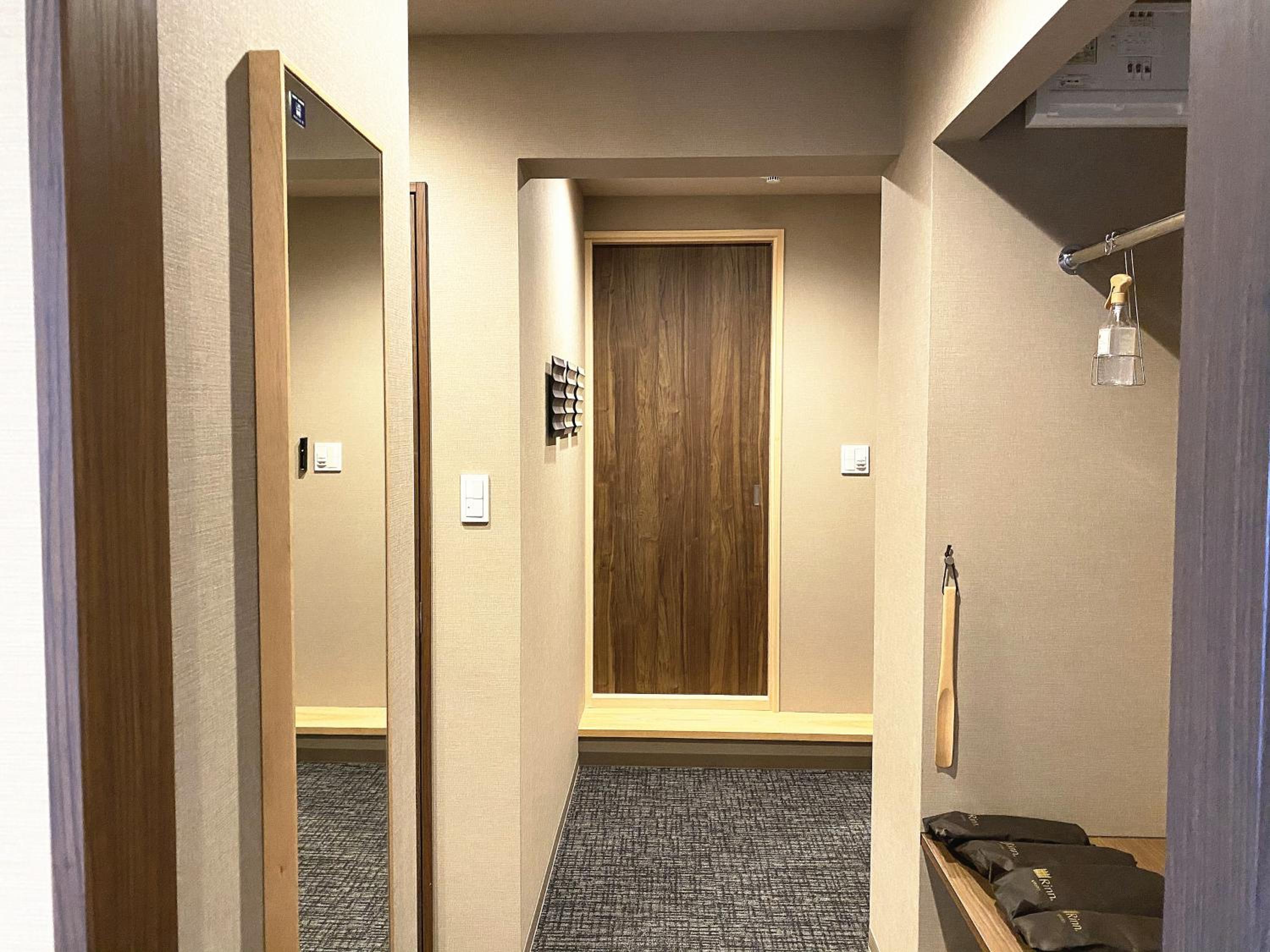 Suite - Photo 14