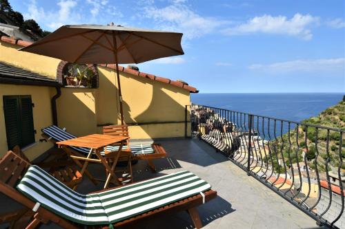 Studio Apartment with Sea View