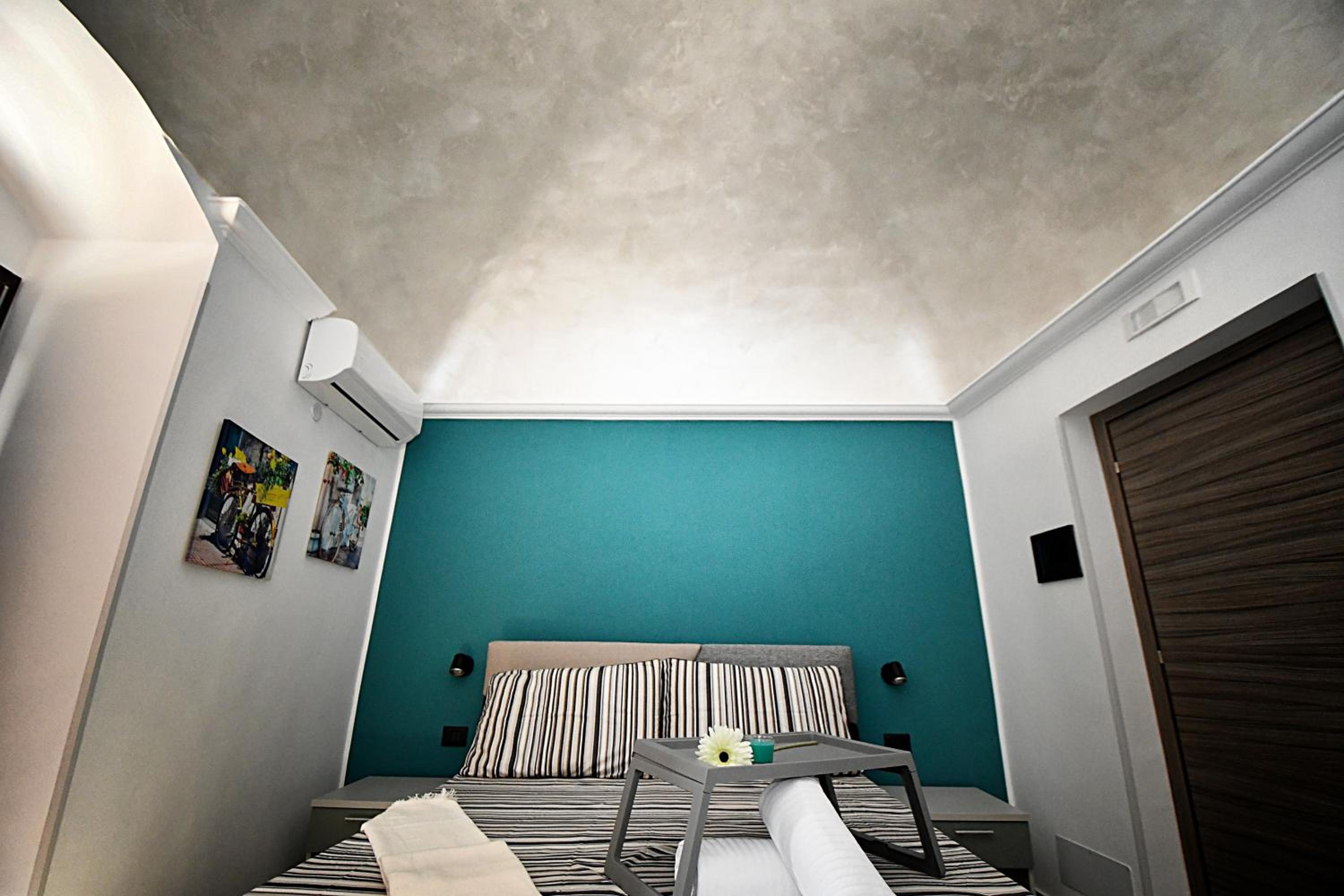 Deluxe Double Room with Balcony - Photo 2