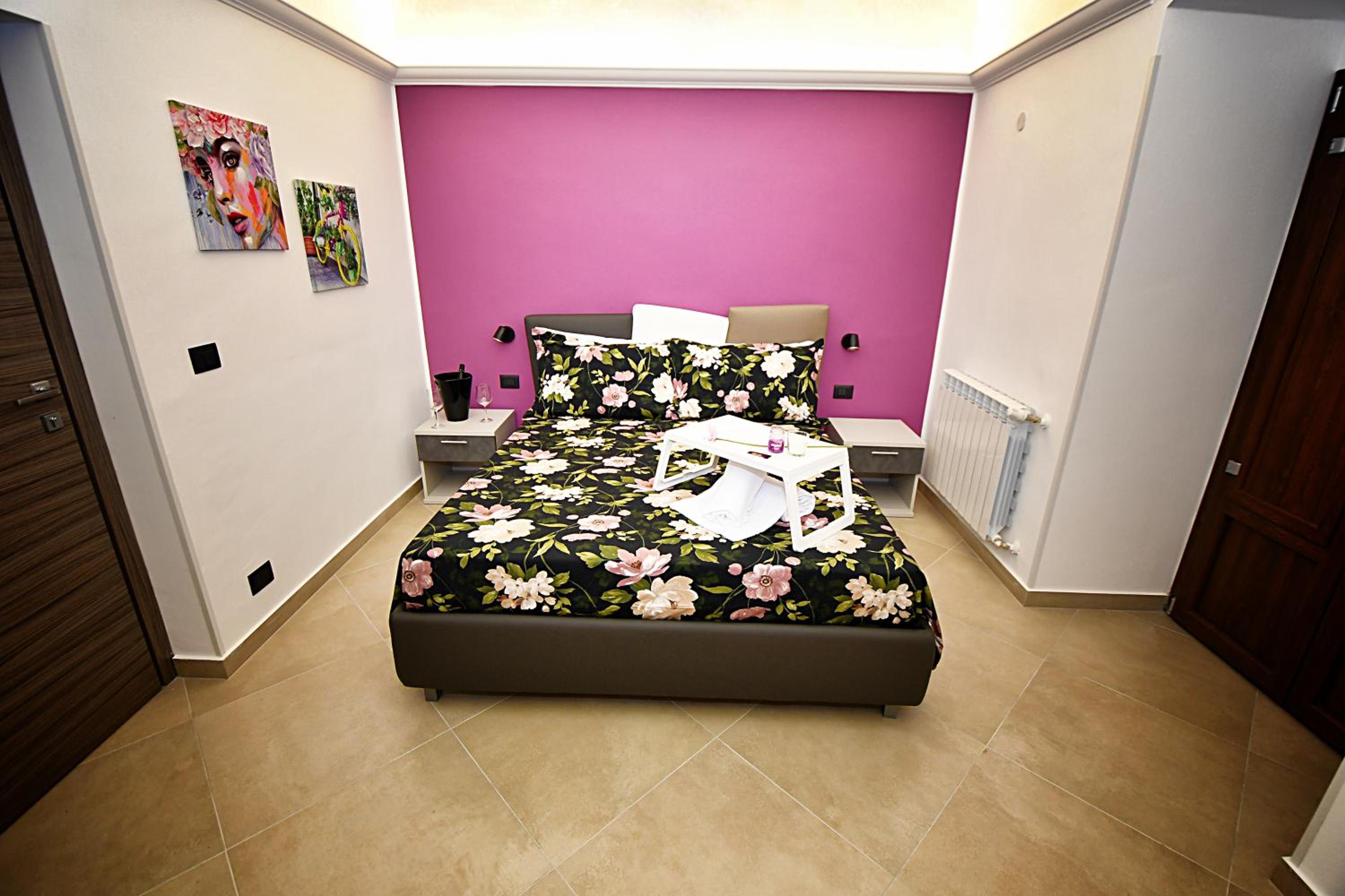 Deluxe Double Room with Balcony photo 3
